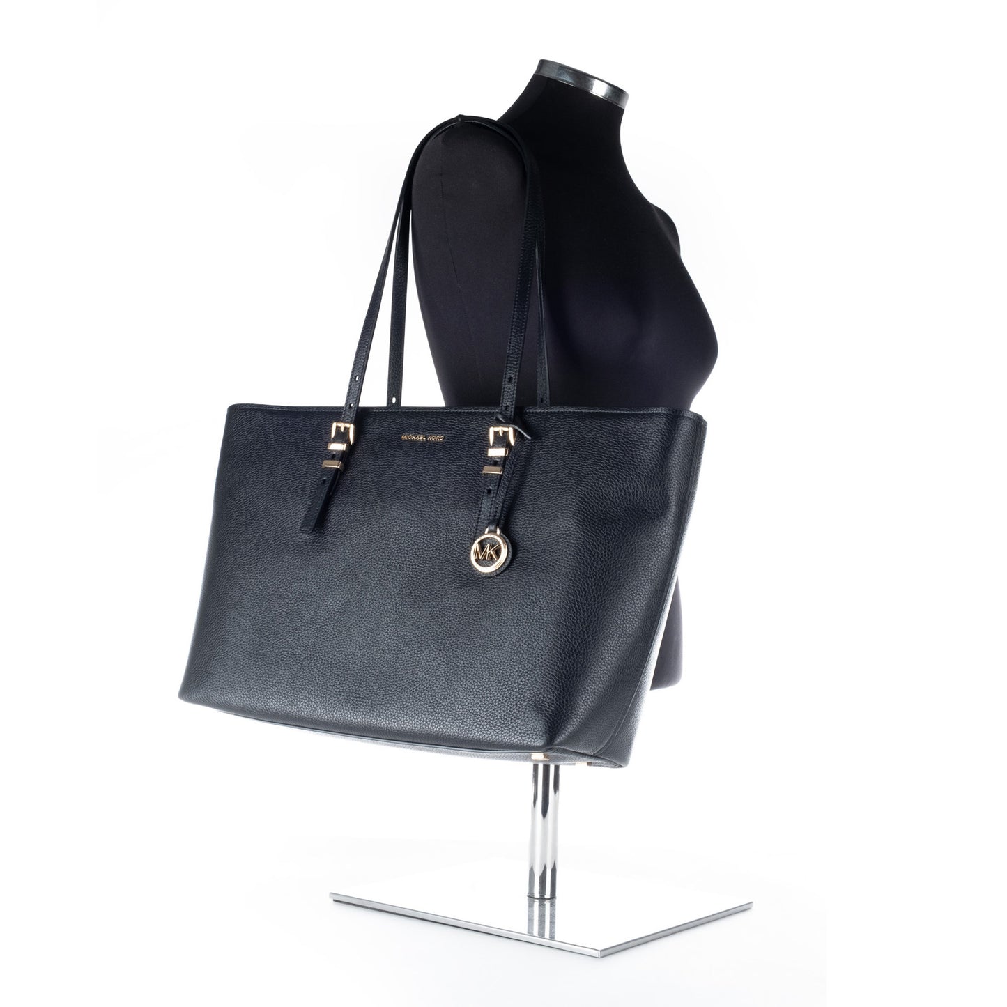 Bolsa Tote Michael Kors Preta com Pendente MK e Detalhes Dourados
