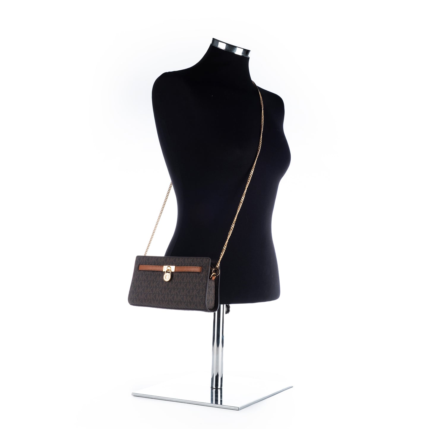 Bolsa carteira clutch Michael Kors Acorn Com Design Elegante e Detalhe em Corrente