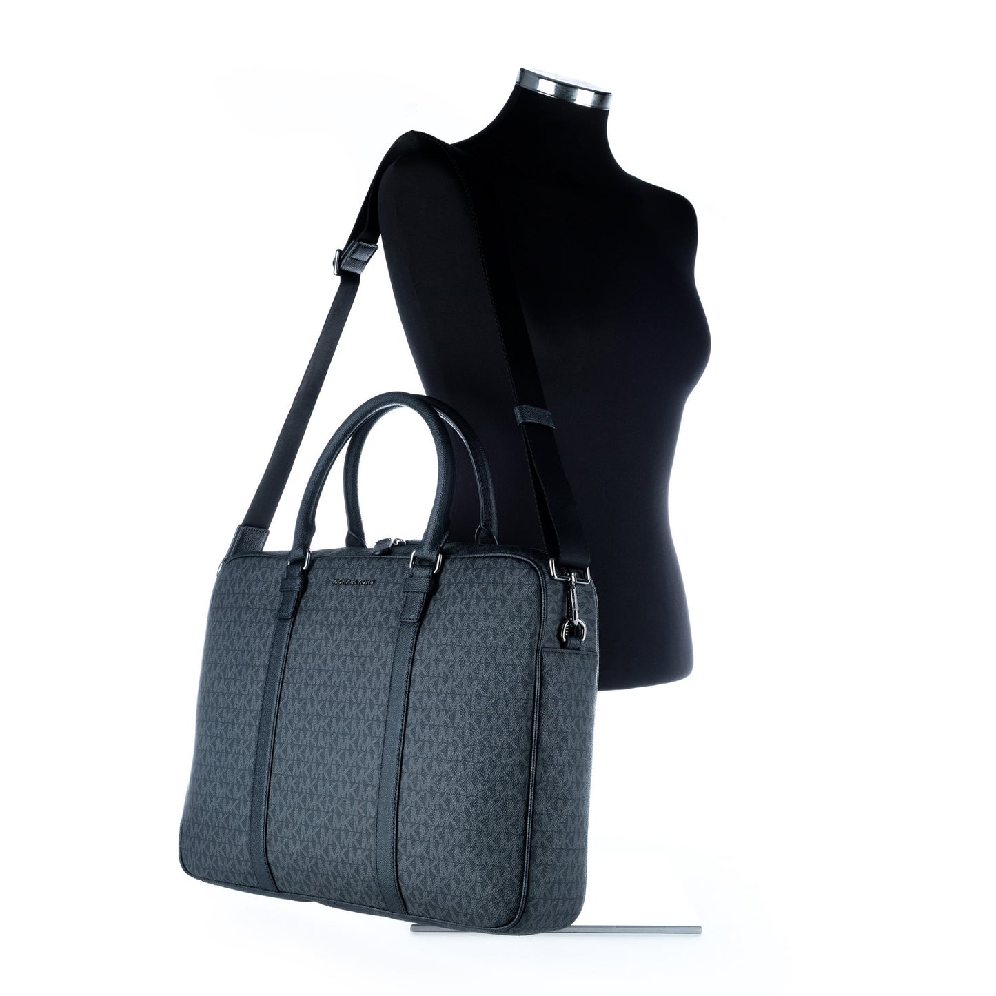 Pasta Unissexo Michael Kors Preta com Monograma MK e Alça Ajustável