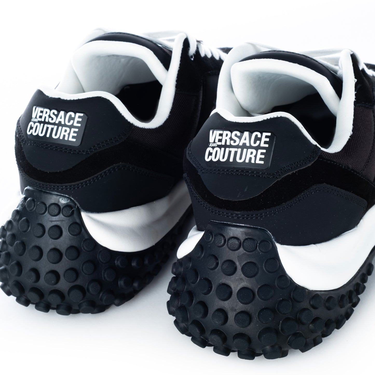 Ténis Homem Preto Versace Couture com Logotipo Destacado