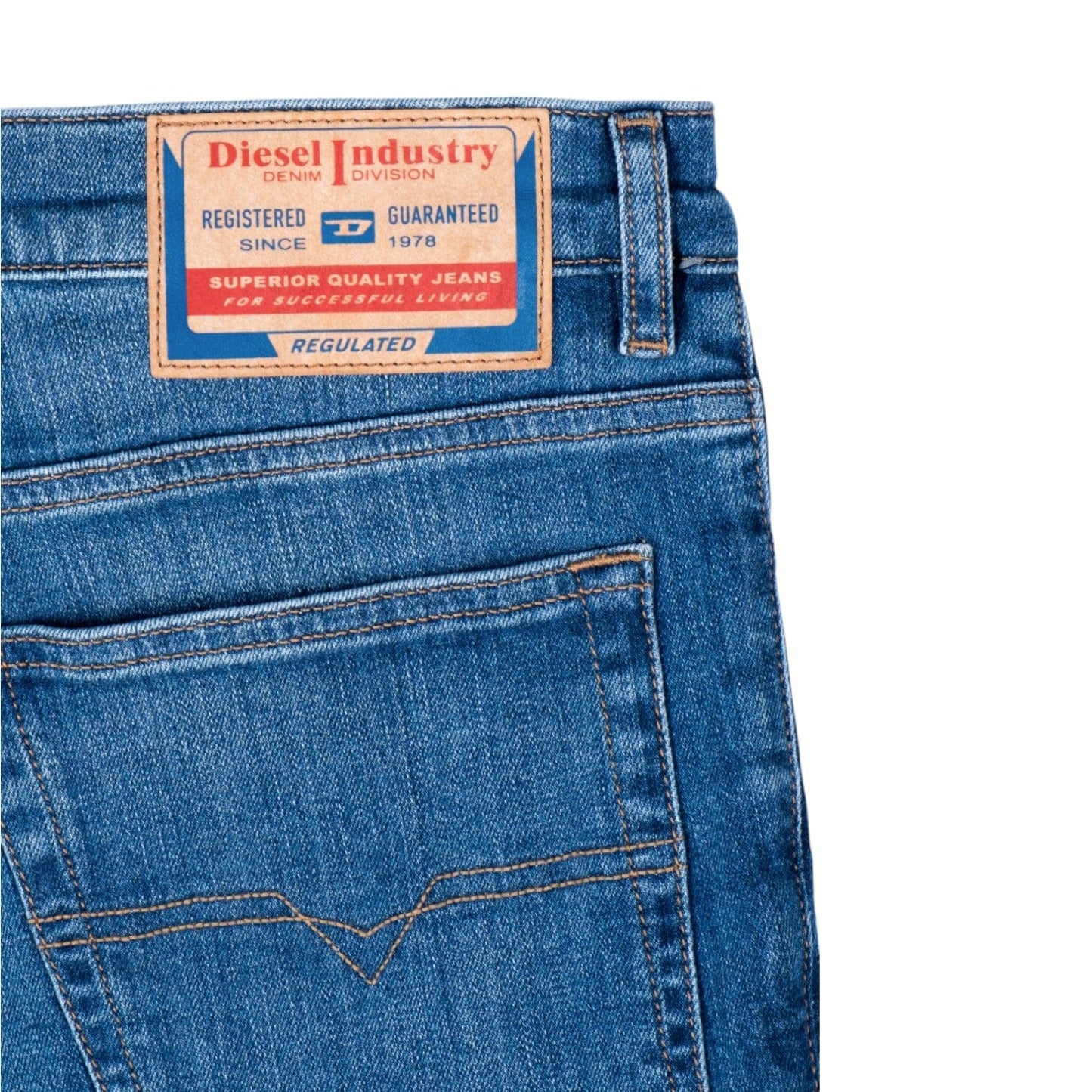 Calças Jeans de Homem Diesel Slim Fit em Denim Azul Médio com Lavagem Suave