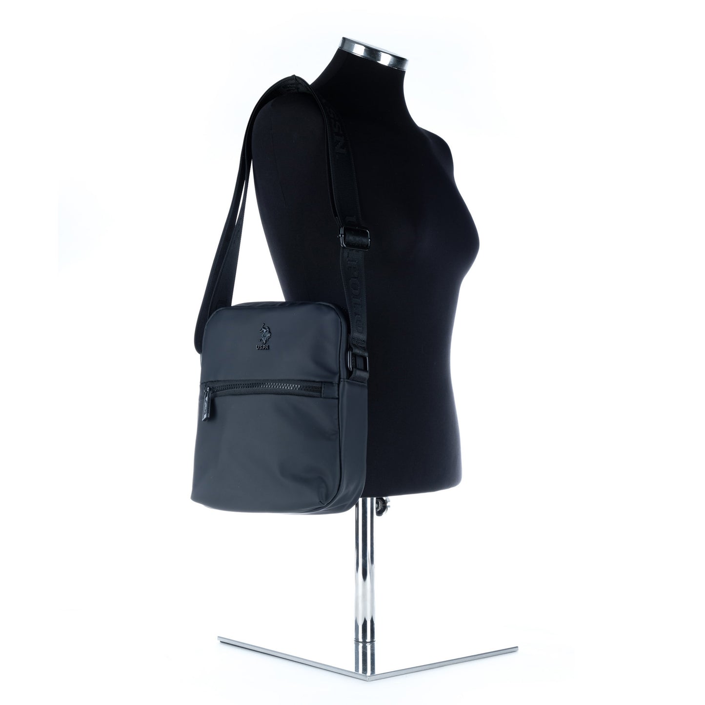 Bolsa Tiracolo U.S. Polo Assn. Preta com Bolso Frontal e Fecho de Correr