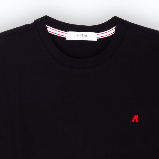 T-Shirt Homem Replay Preta com Logo Vermelho
