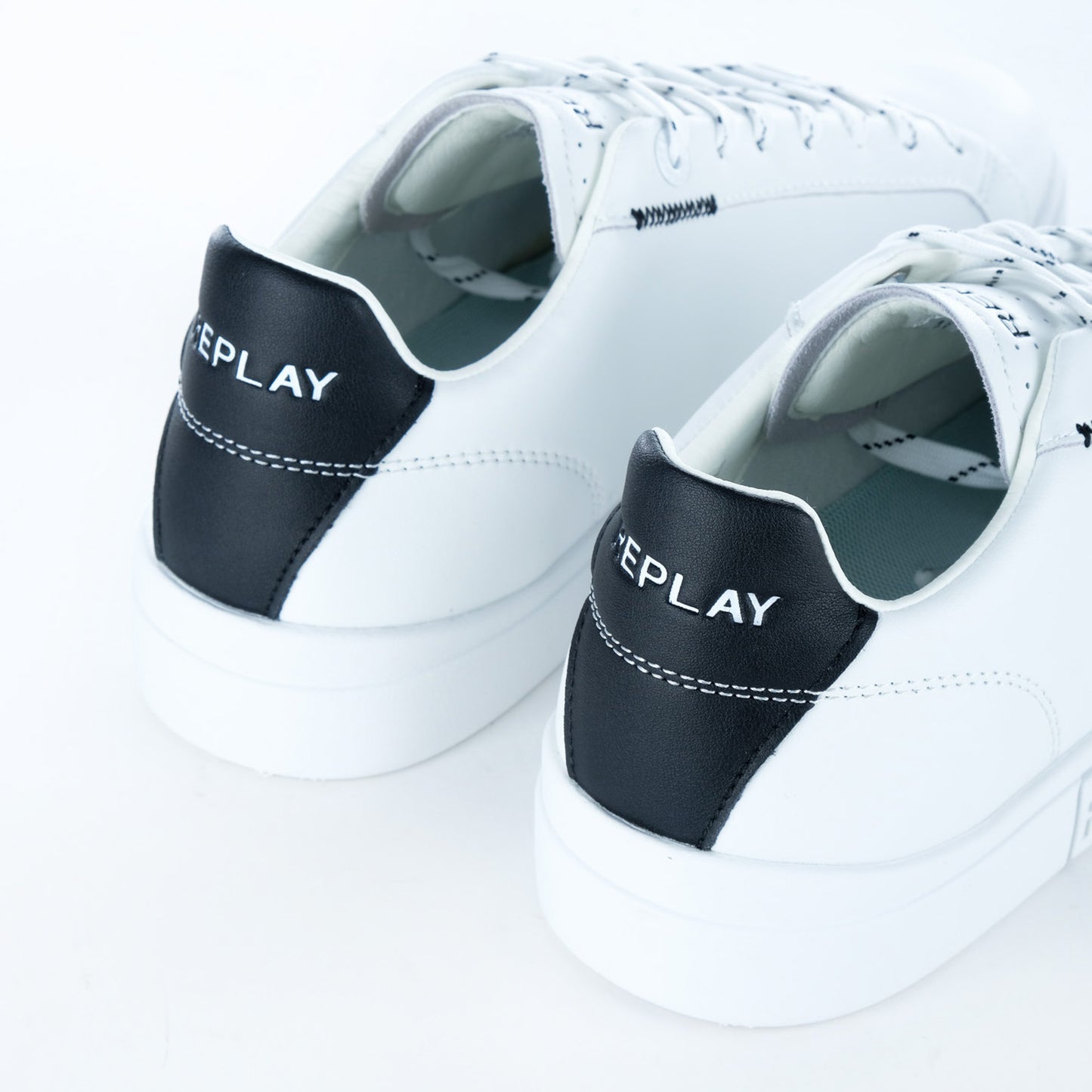 Ténis Homem Replay Branco com Detalhes Pretos e Logótipo Lateral