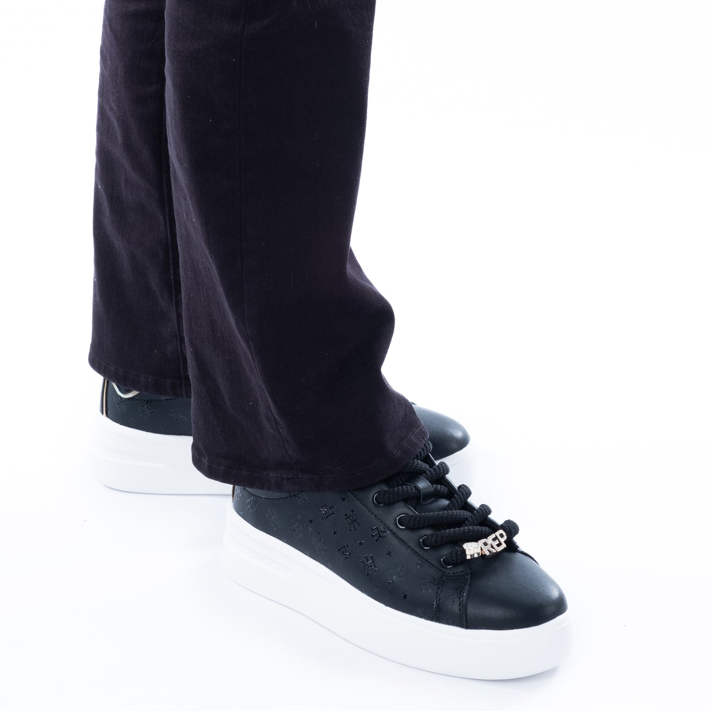 Ténis Femininos Replay Pretos com Detalhes Dourados