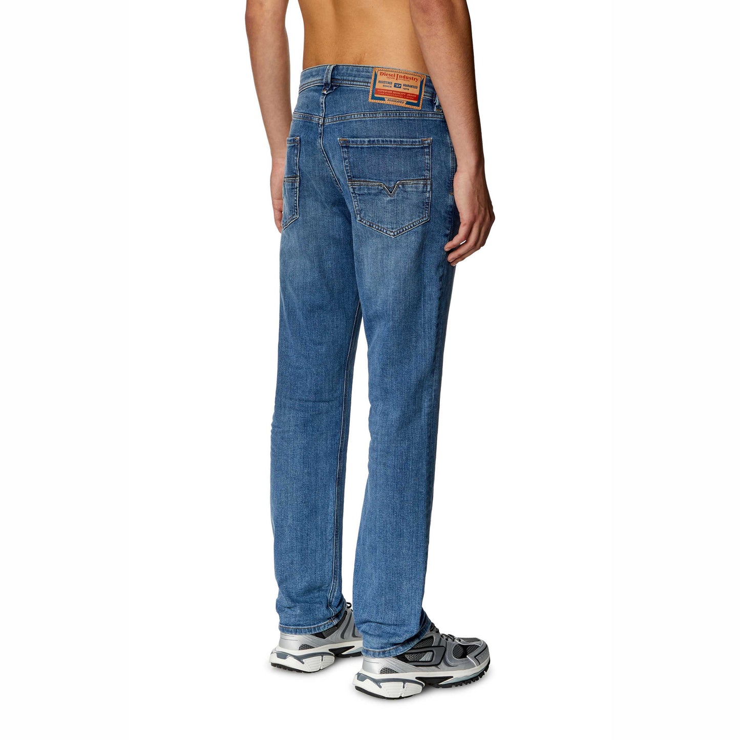 Calças Jeans Homem Diesel Azul Médio Slim Fit com Efeito Desgastado