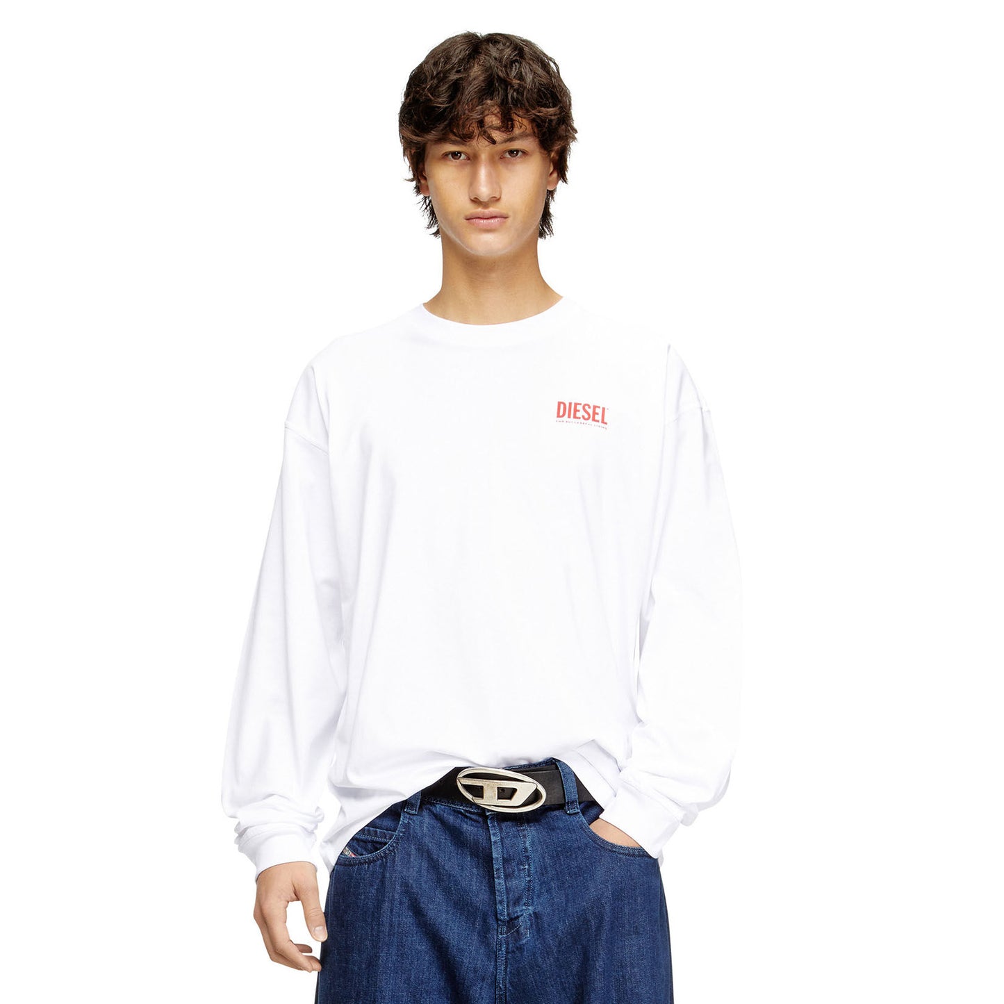 T-Shirt Homem Diesel Branca Manga Comprida Minimalista com Logo no Peito