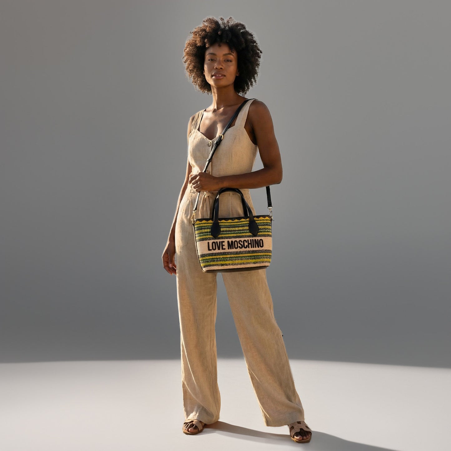 Bolsa Tote Love Moschino Multicolor com Padrão Geométrico e Logo Frontal