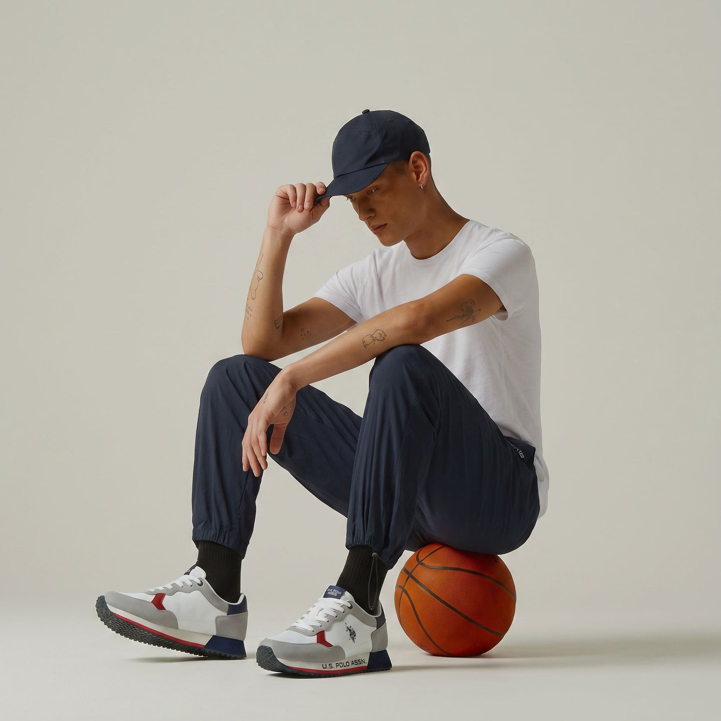 Ténis Homem U.S. Polo Assn. Branco com Detalhes Cinzentos e Vermelhos