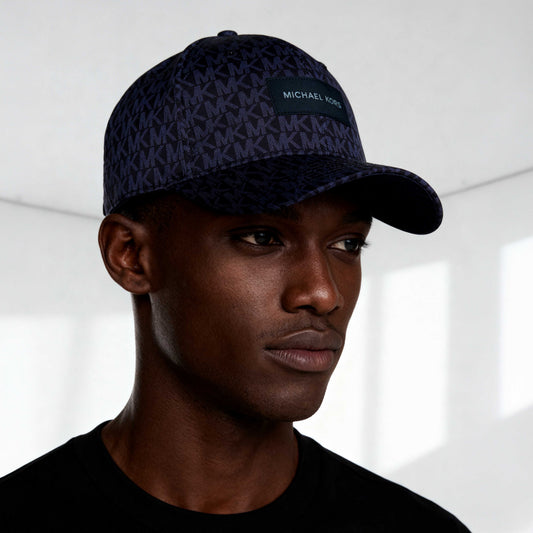 Boné Michael Kors Cinza Escuro Texturizado com Logo Frontal