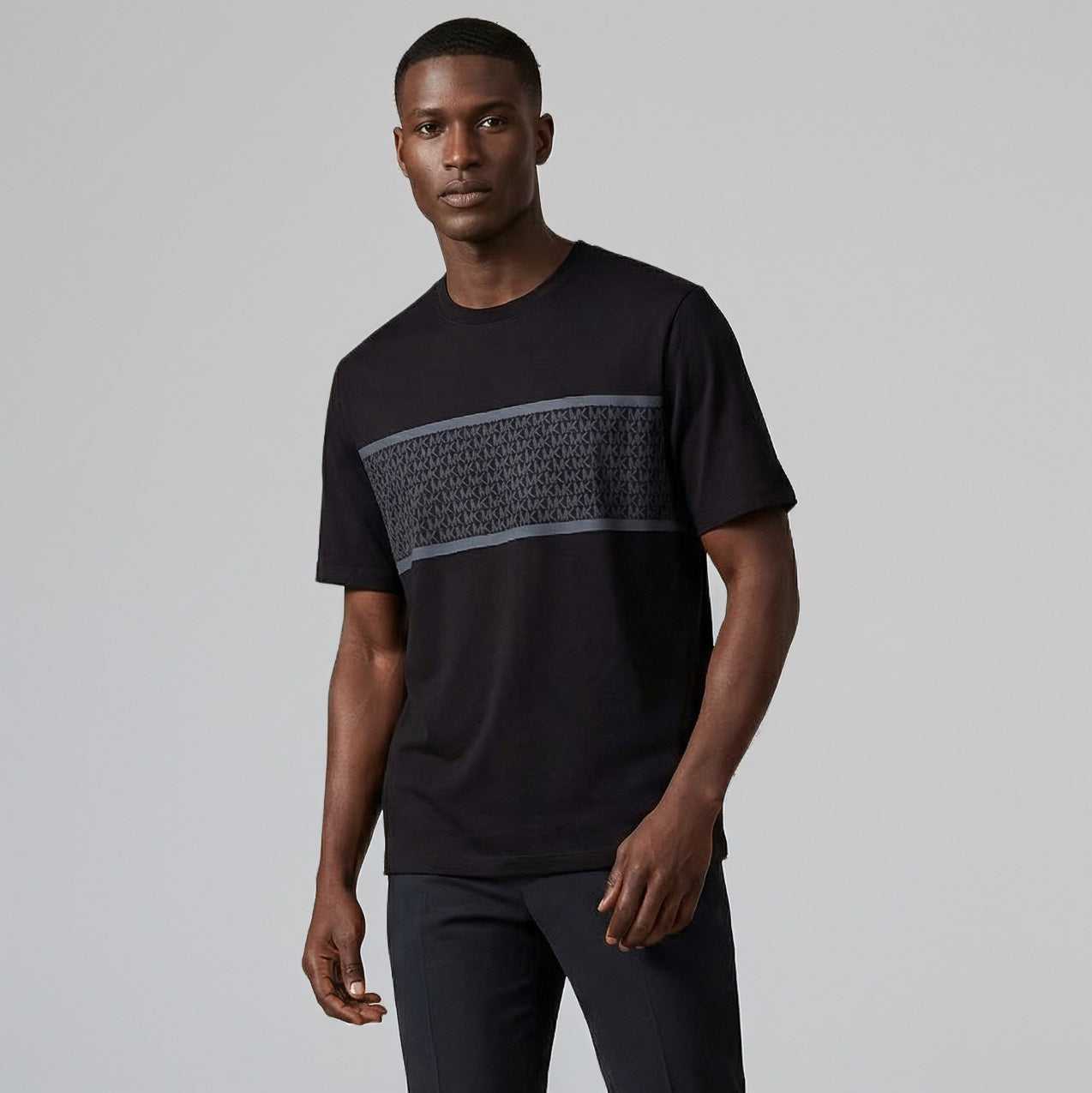 T-shirt Homem Michael Kors Preto com Padrão Geométrico Horizontal e Logo