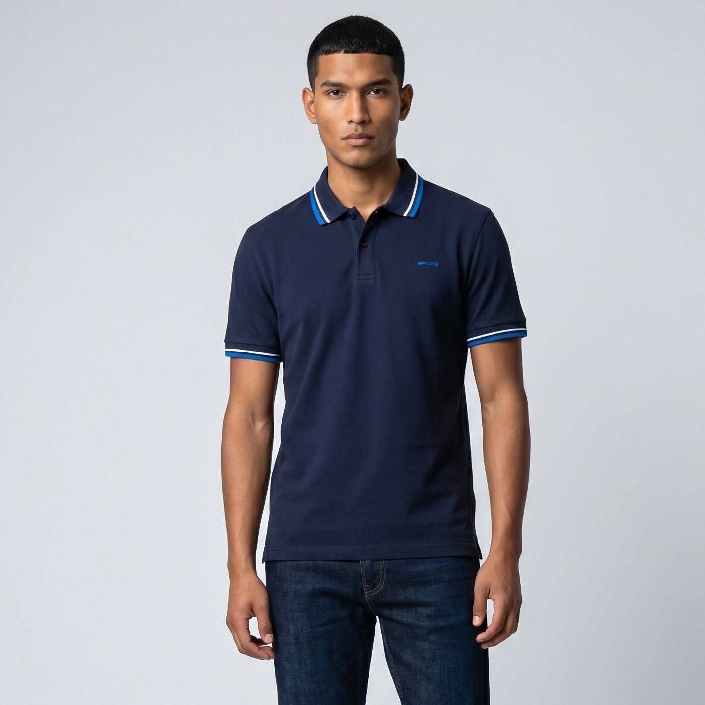 Polo Homem GAS Azul Escuro com Detalhes Contrastantes Azuis na Gola e Mangas