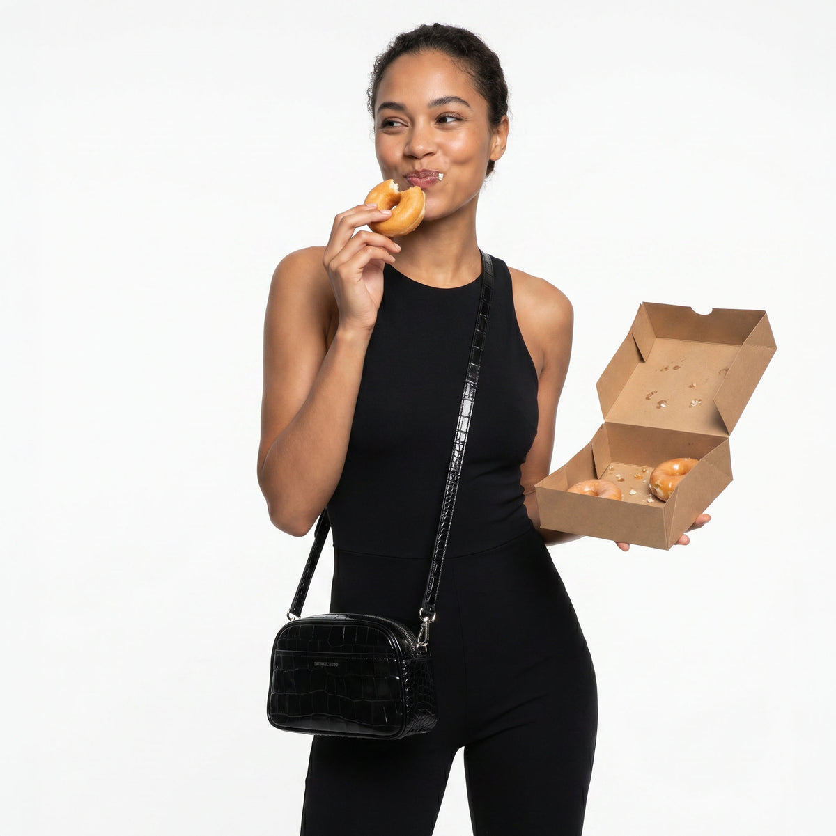 Bolsa Tiracolo Michael Kors Preta com Estampa Croco