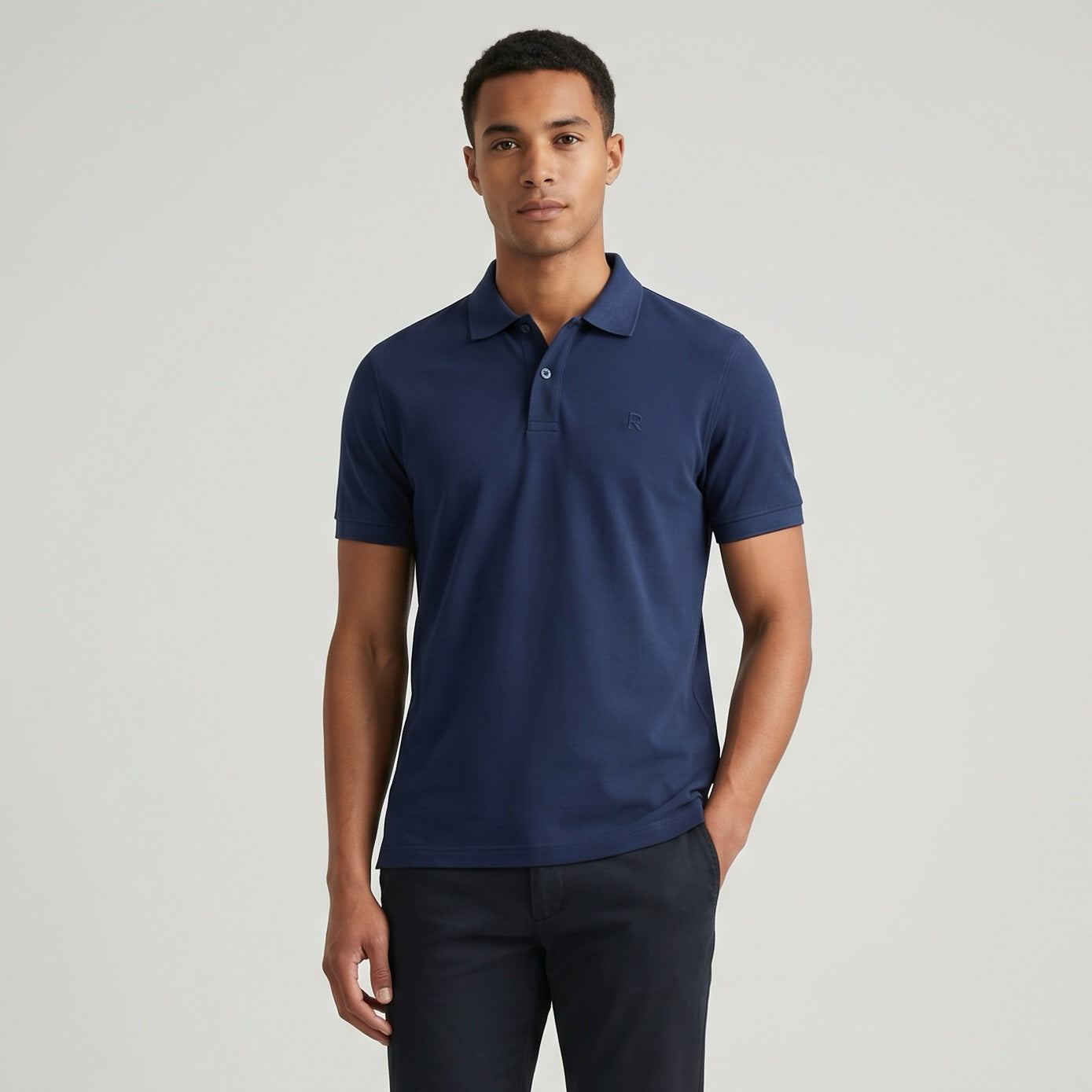Polo Homem Replay Azul com Gola Clássica em Algodão e Design Minimalista
