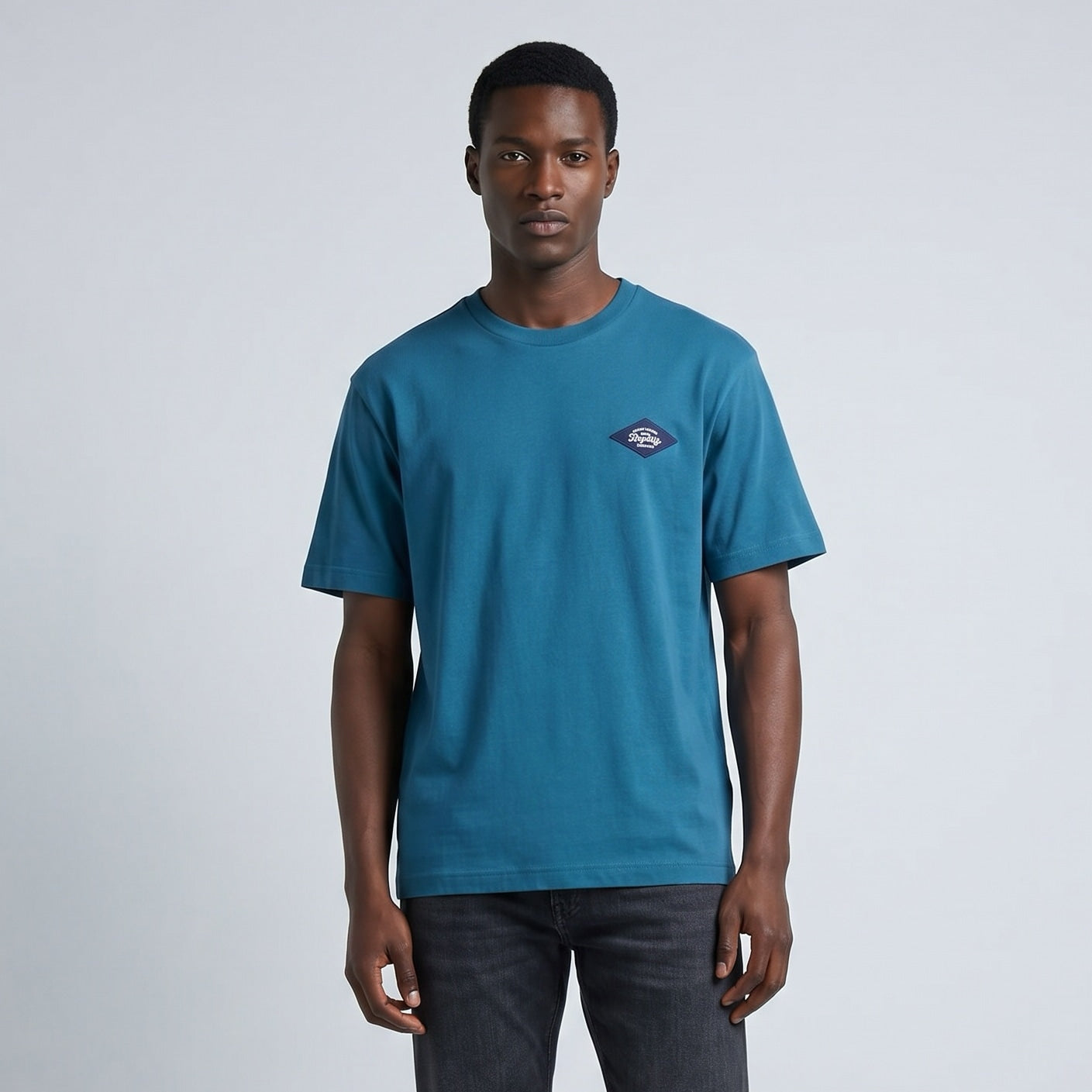 T-shirt Homem Replay Azul com Logo Bordado Minimalista no Peito