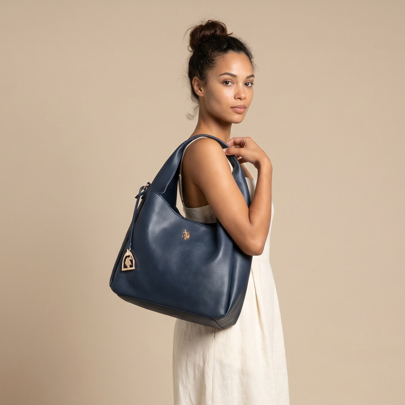 Bolsa de Ombro Us Polo Azul Marinho com Detalhe Dourado