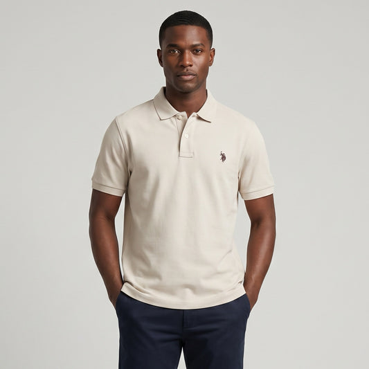 Polo Homem US Polo Bege Claro com Logo Bordado no Peito e Gola Clássica