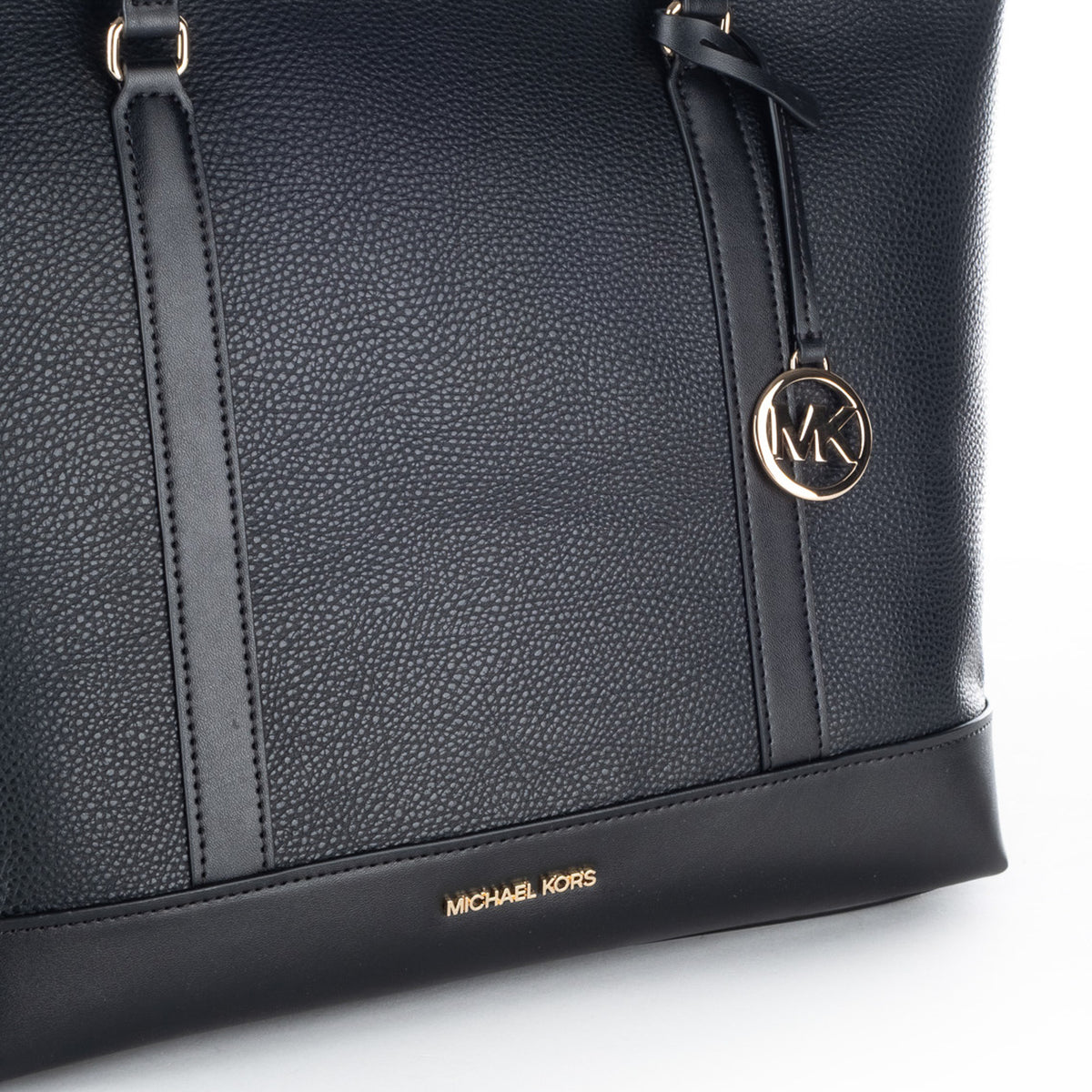 Bolsa Tote Michael Kors Preta com Monograma MK e Detalhes Dourados