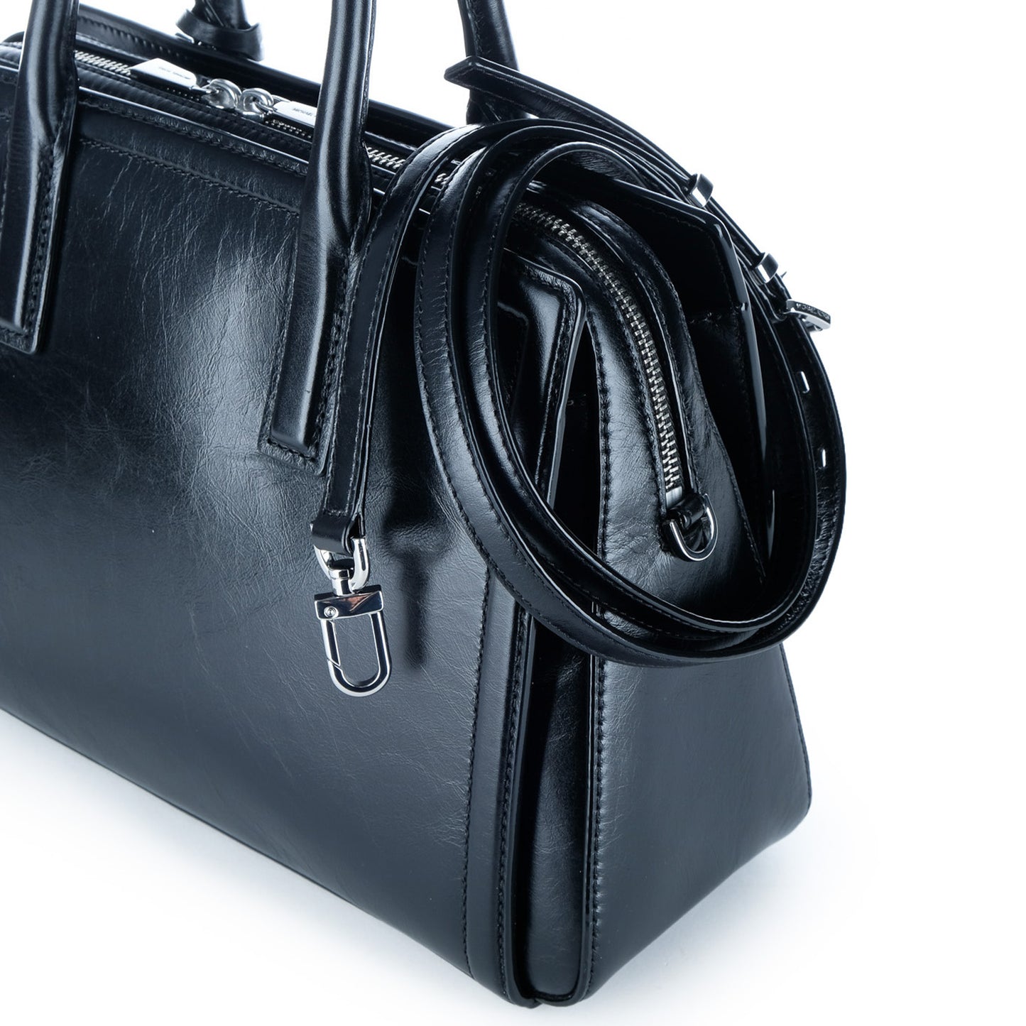 Bolsa Satchel Michael Kors Preta com Bolsos Frontais e Detalhes Metálicos