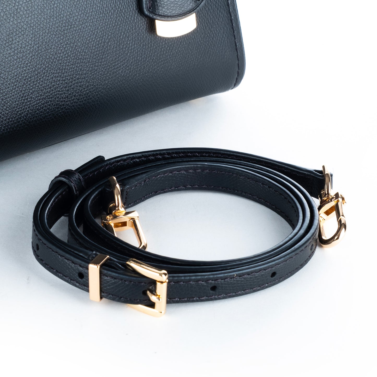 Bolsa Tote Michael Kors Preta em Pele Saffiano com Alças Estruturadas