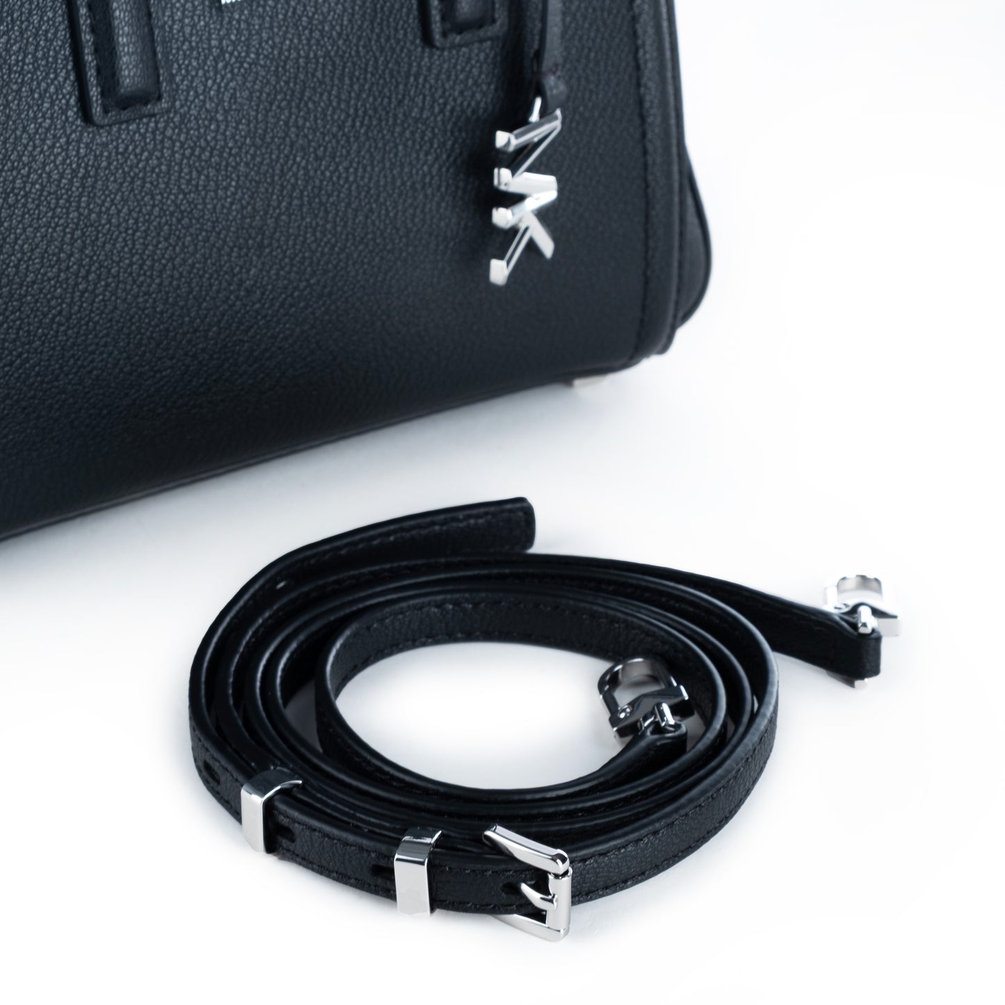 Bolsa Satchel Michael Kors Preta Com Detalhes Elegantes