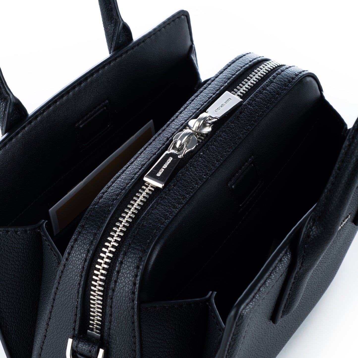 Bolsa Satchel Michael Kors Preta Com Detalhes Elegantes