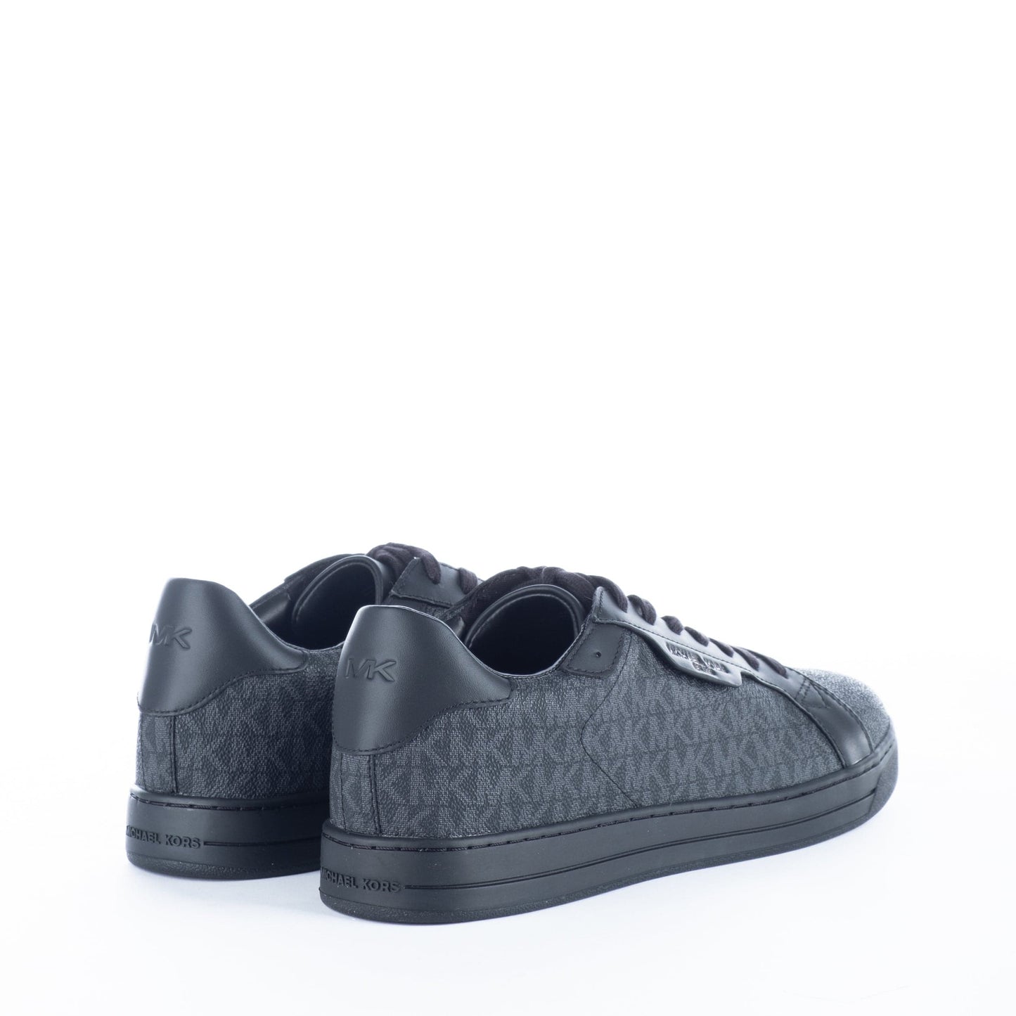 Ténis de Homem Michael Kors com Padrão Monograma Escuro e Detalhes Tonais Refinados