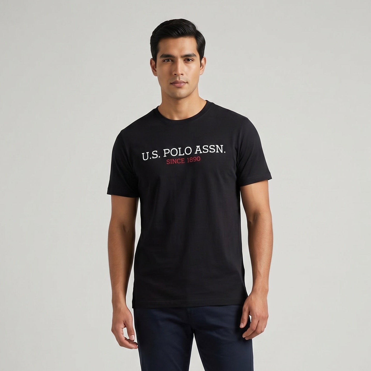 T-shirt Homem US Polo Preto com Logo Frontal e Texto Gráfico