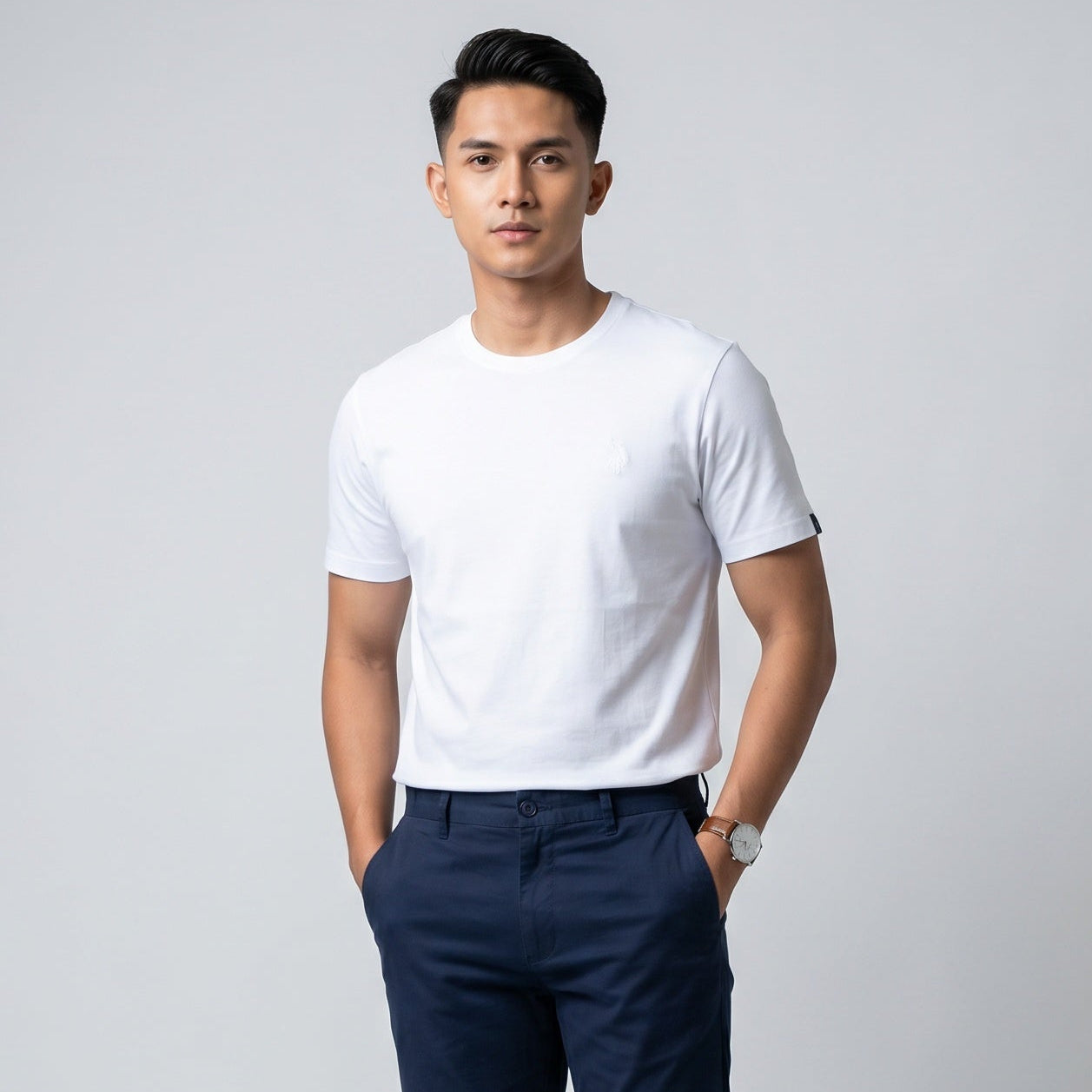 T-shirt Homem US Polo Branca Minimalista com Gola Redonda