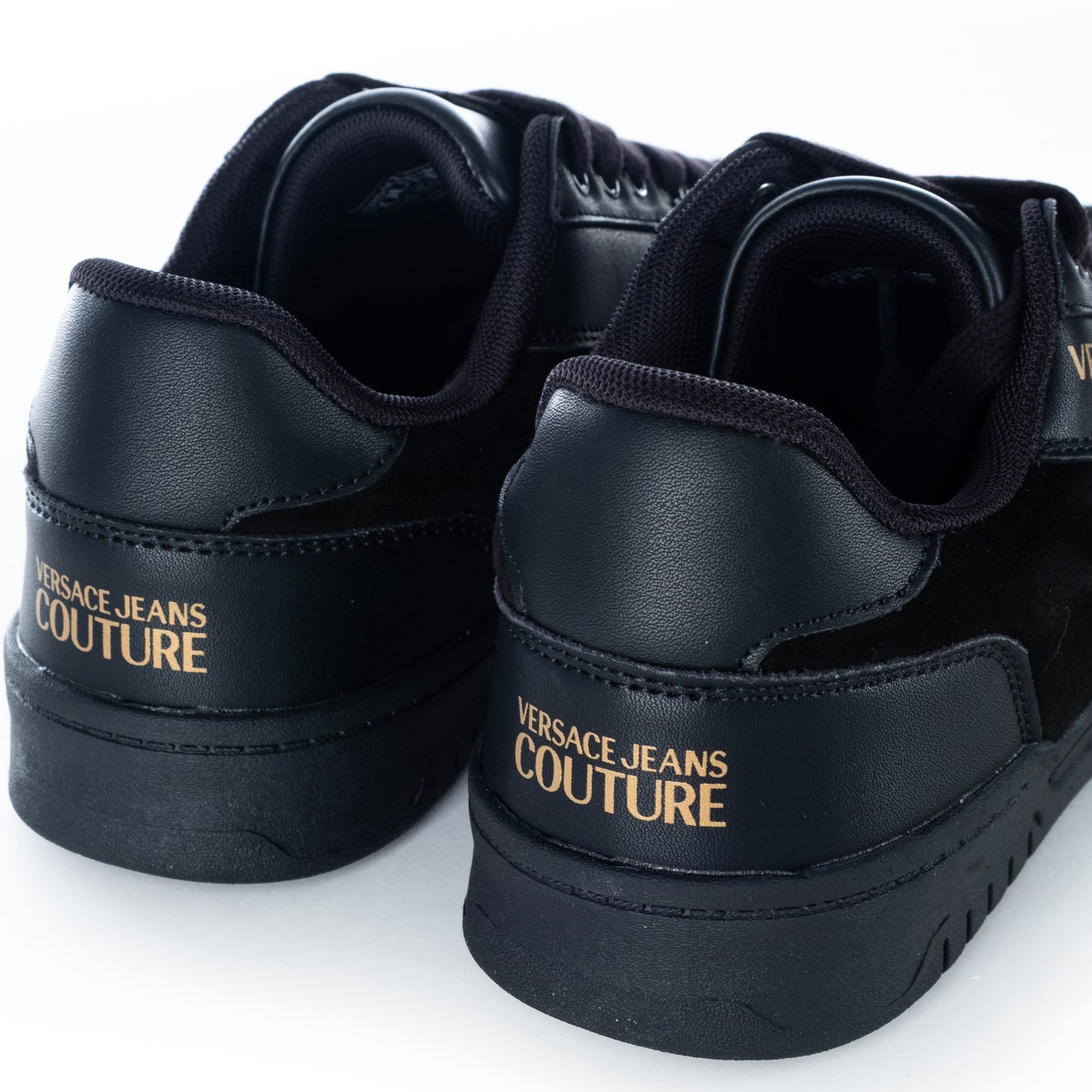 Ténis Homem Versace Jeans Couture Preto com Detalhes Dourados