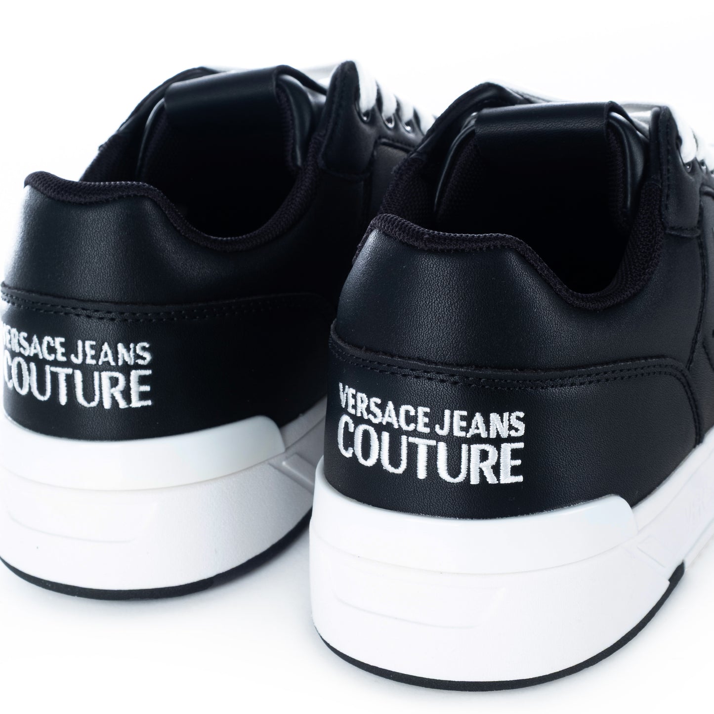 Ténis Homem Versace Jeans Couture Preto com Detalhes Elegantes