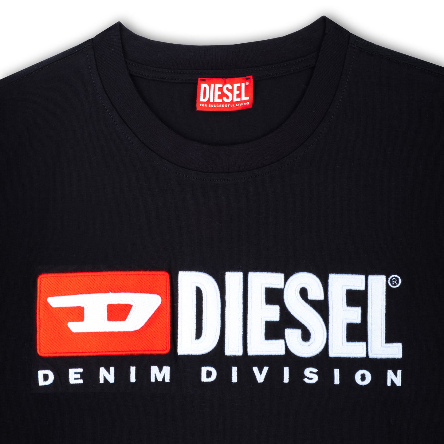 T-Shirt Homem Diesel Preta com Logo Frontal Contrastante