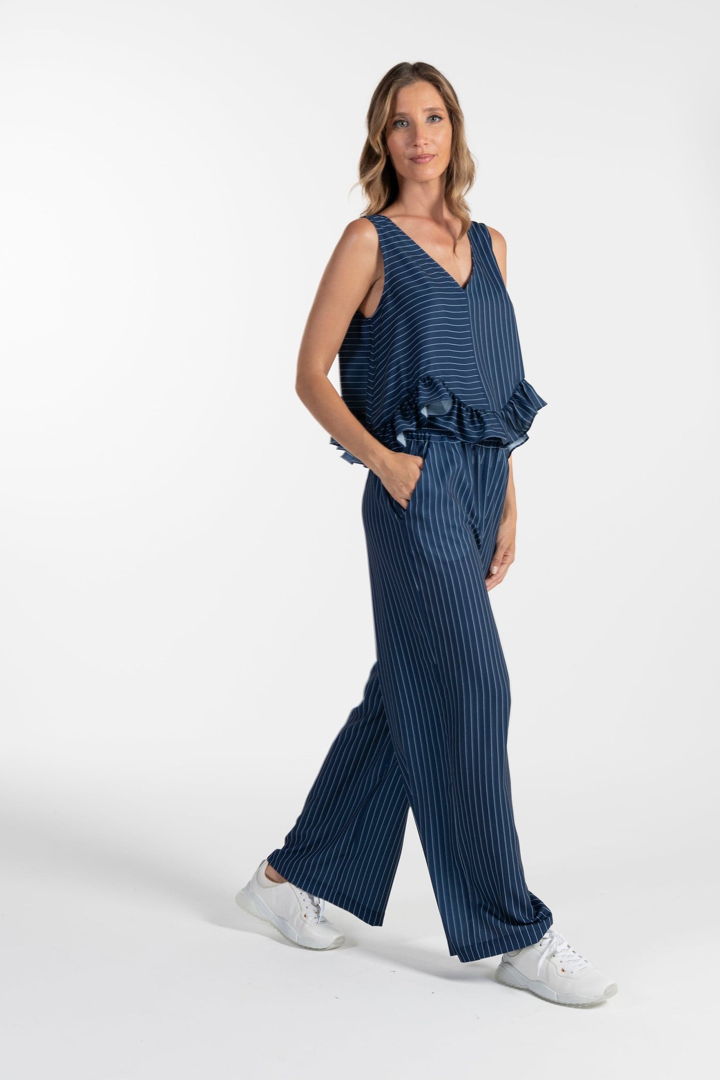 Calças Azuis de Mulher ANA SOUSA com Padrão e Corte Largo