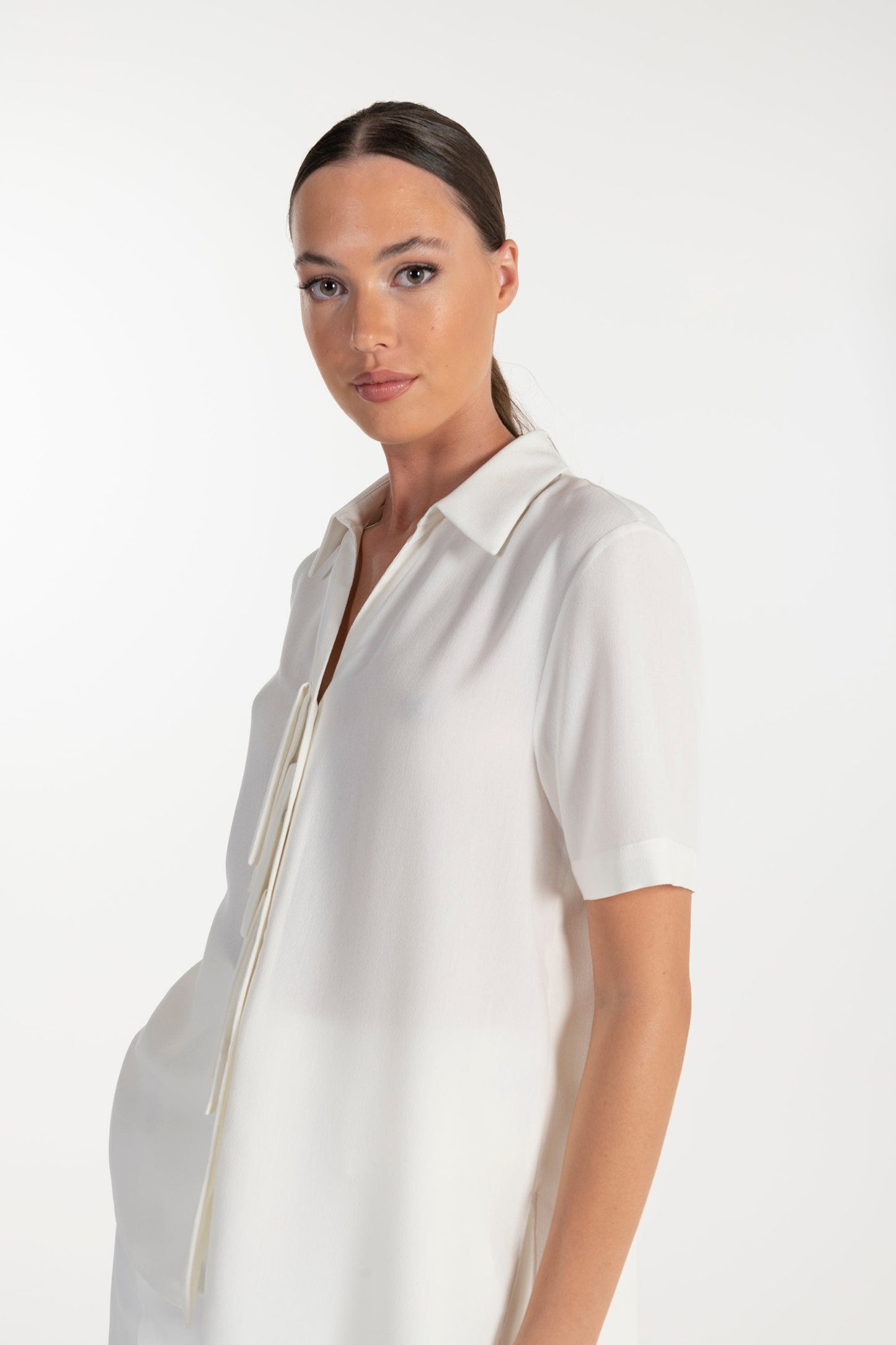 Blusa  Ana Sousa Branca com Detalhes Elegantes