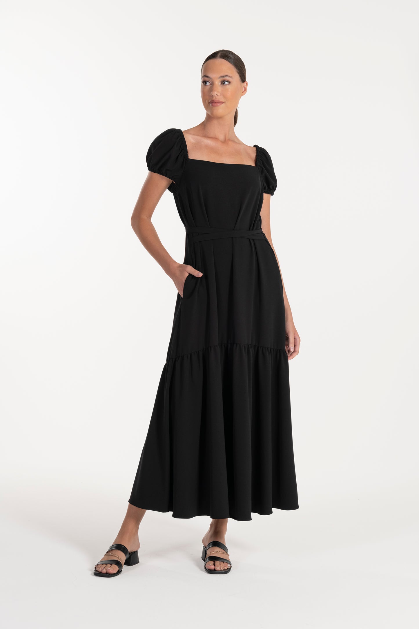 Vestido Preto de Mulher ANA SOUSA com Mangas Curvas