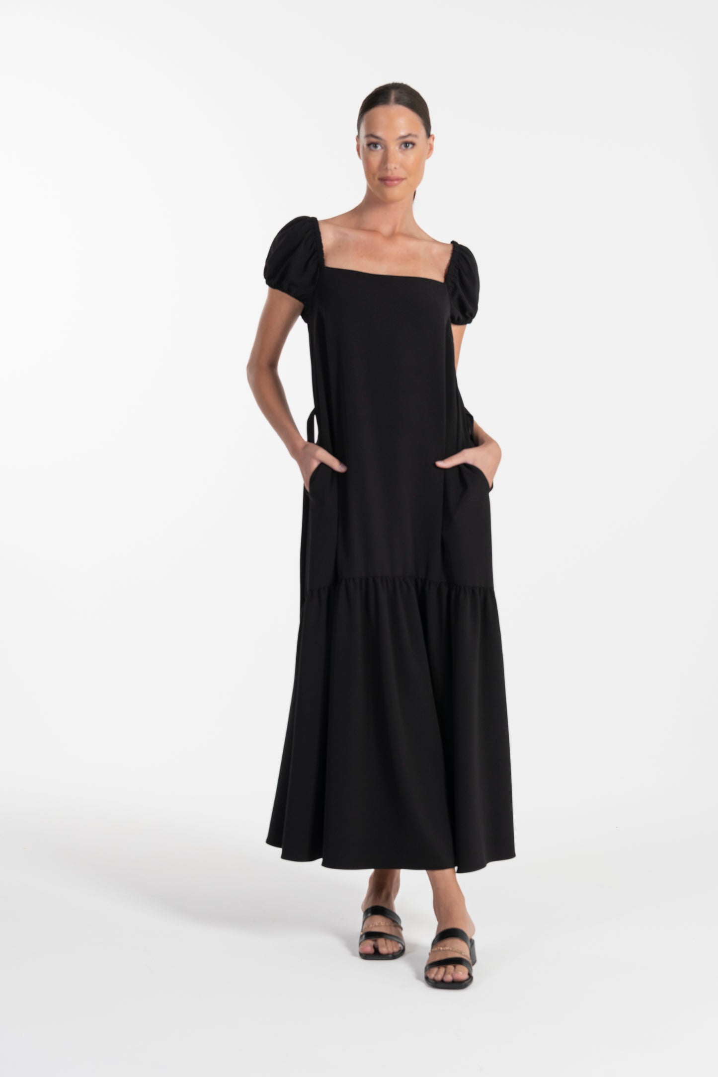 Vestido Preto de Mulher ANA SOUSA com Mangas Curvas