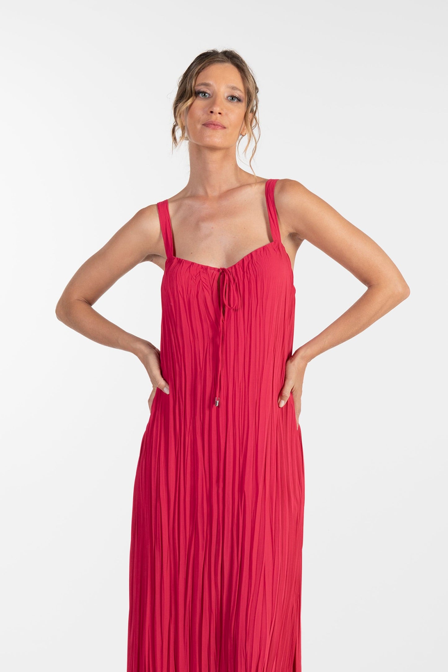 Vestido Vermelho de Mulher ANA SOUSA com Alças e Corte Plissado
