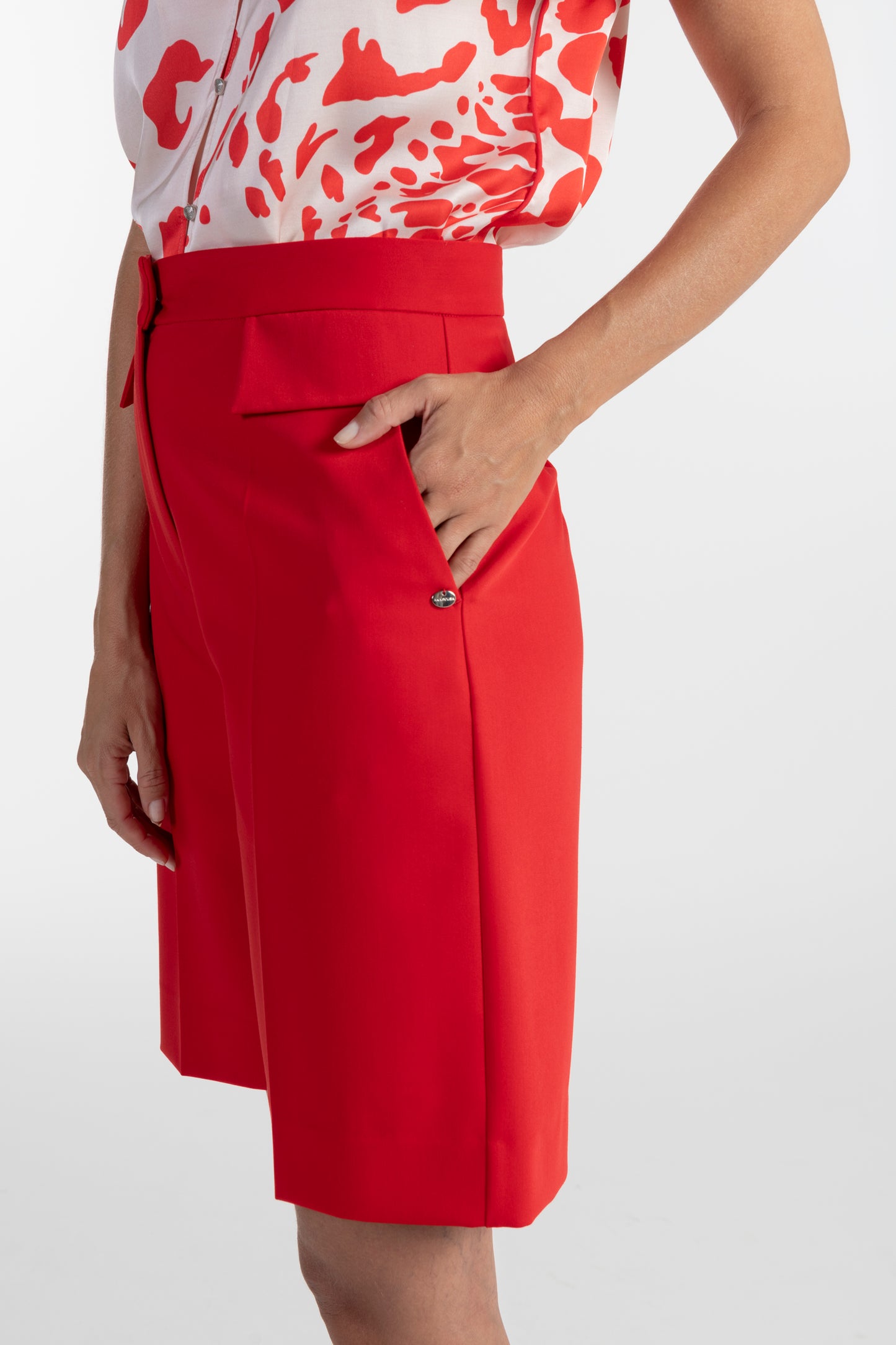 Calções Vermelhos de Mulher ANA SOUSA com Cintura Média