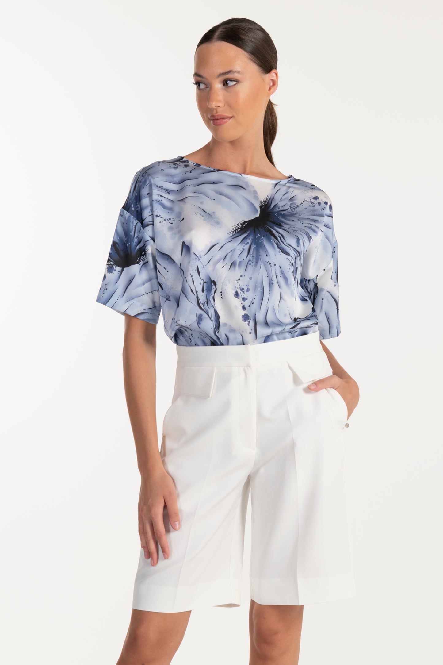 Calções Brancos de Mulher ANA SOUSA com Cintura Média