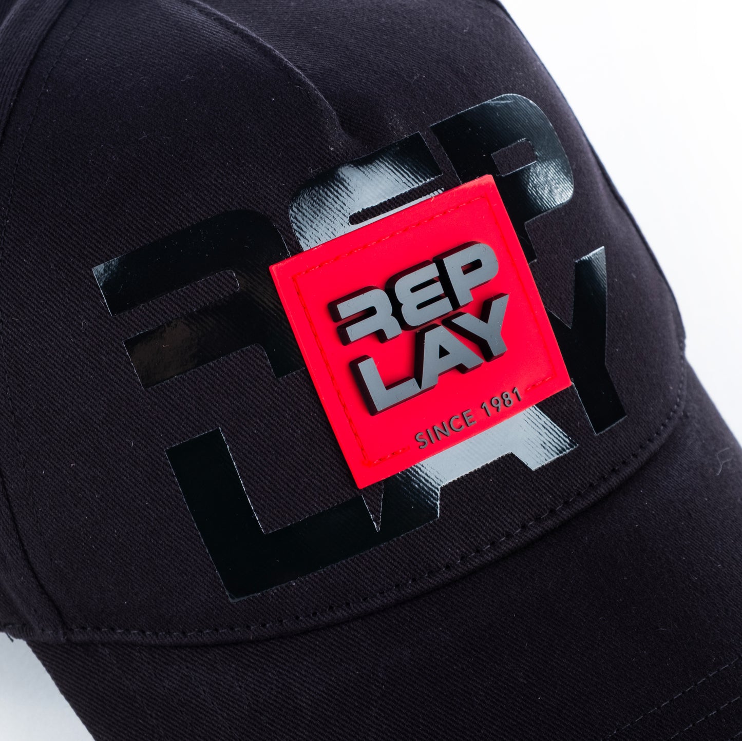 Boné Unissexo Replay Preto com Estampa Moderna e Logo