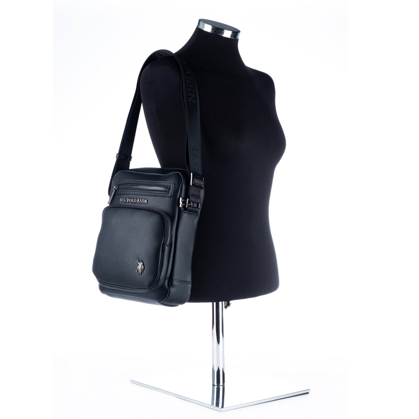 Bolsa Tiracolo de Homem US Polo Preta com Bolsos Frontais e Logótipo Metálico