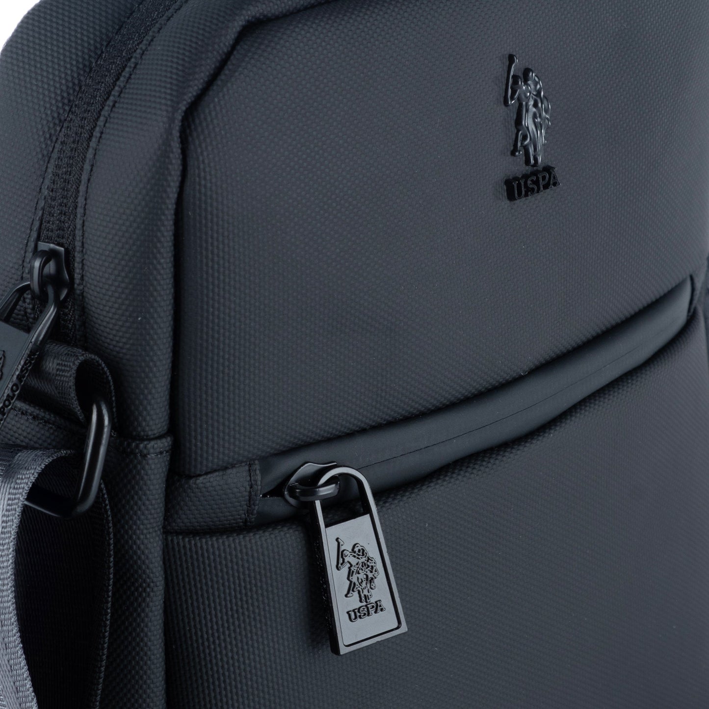 Pasta Tiracolo de Homem US Polo em Nylon Preto com Bolso Frontal