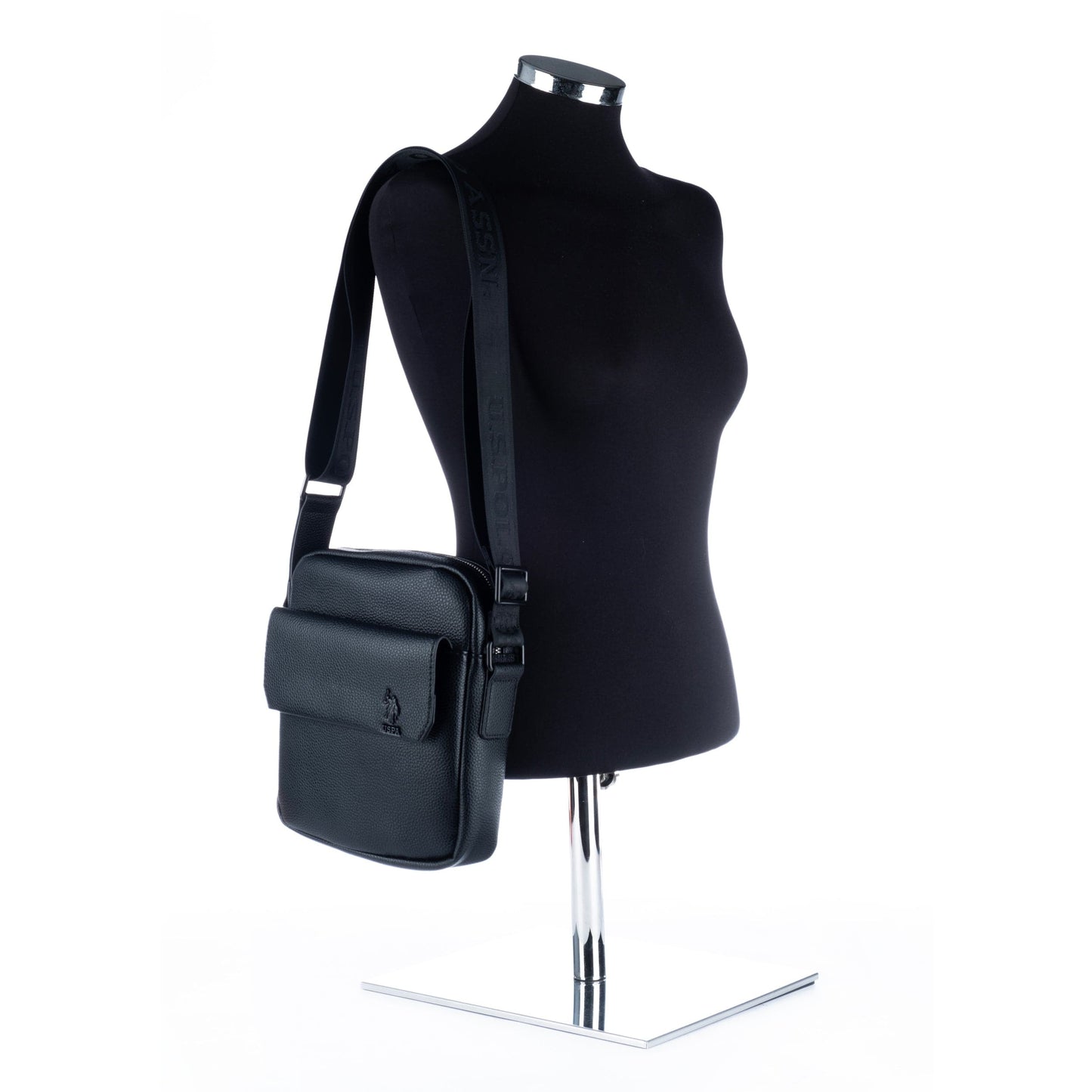 Bolsa Tiracolo de Homem US Polo em Material Sintético Preto com Aba Frontal