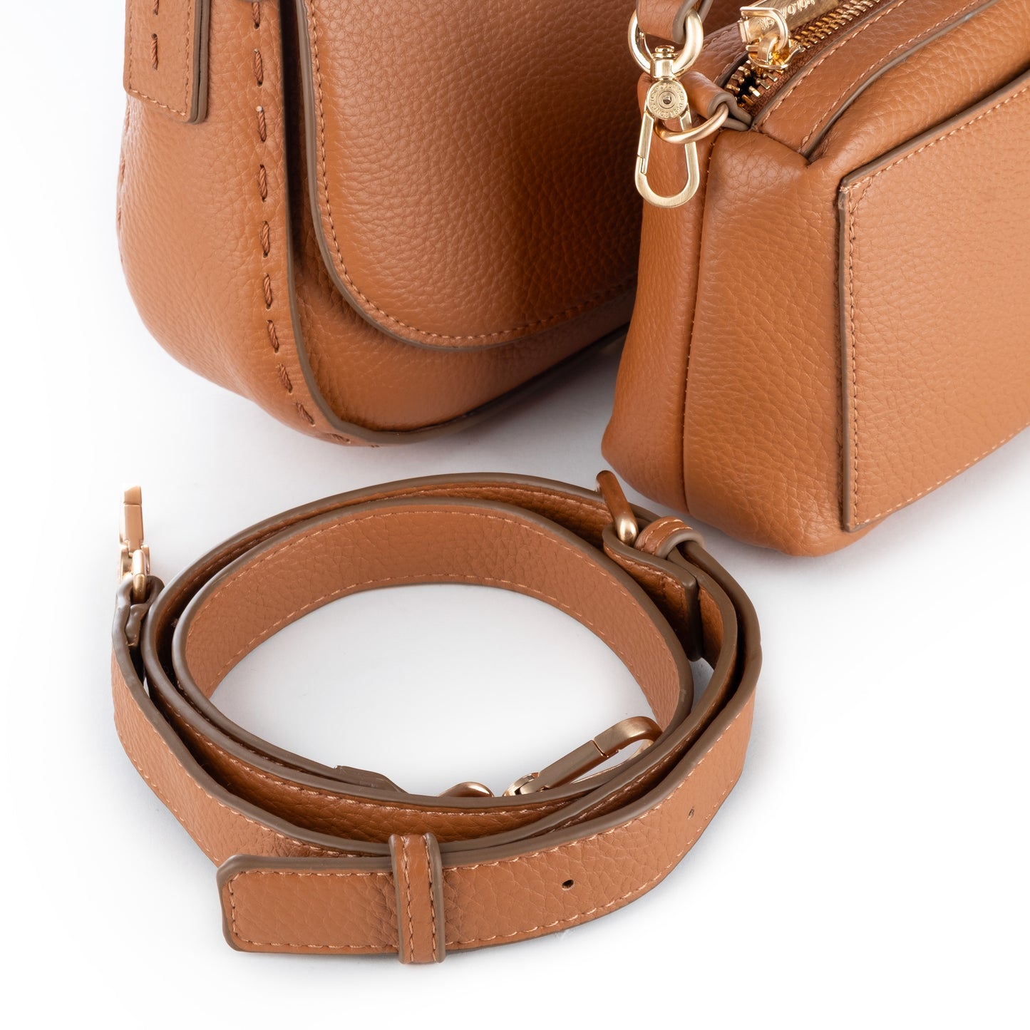 Bolsa Tiracolo US Polo Marrom com Detalhes Dourados