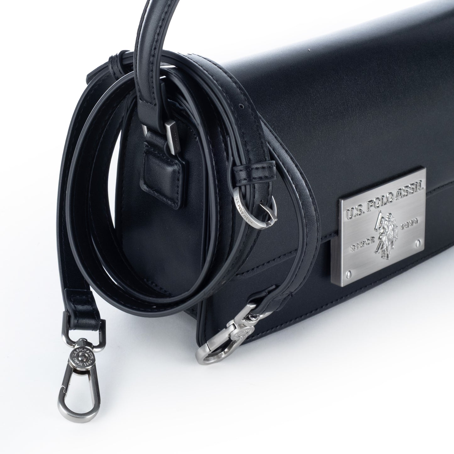 Bolsa de Ombro Us Polo Preta com Detalhe Metálico
