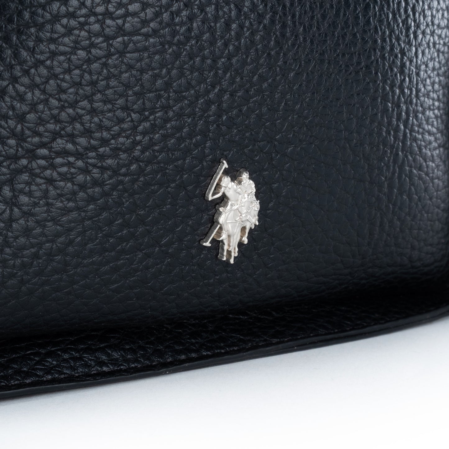 Bolsa Tiracolo Us Polo Preta com Detalhes Elegantes