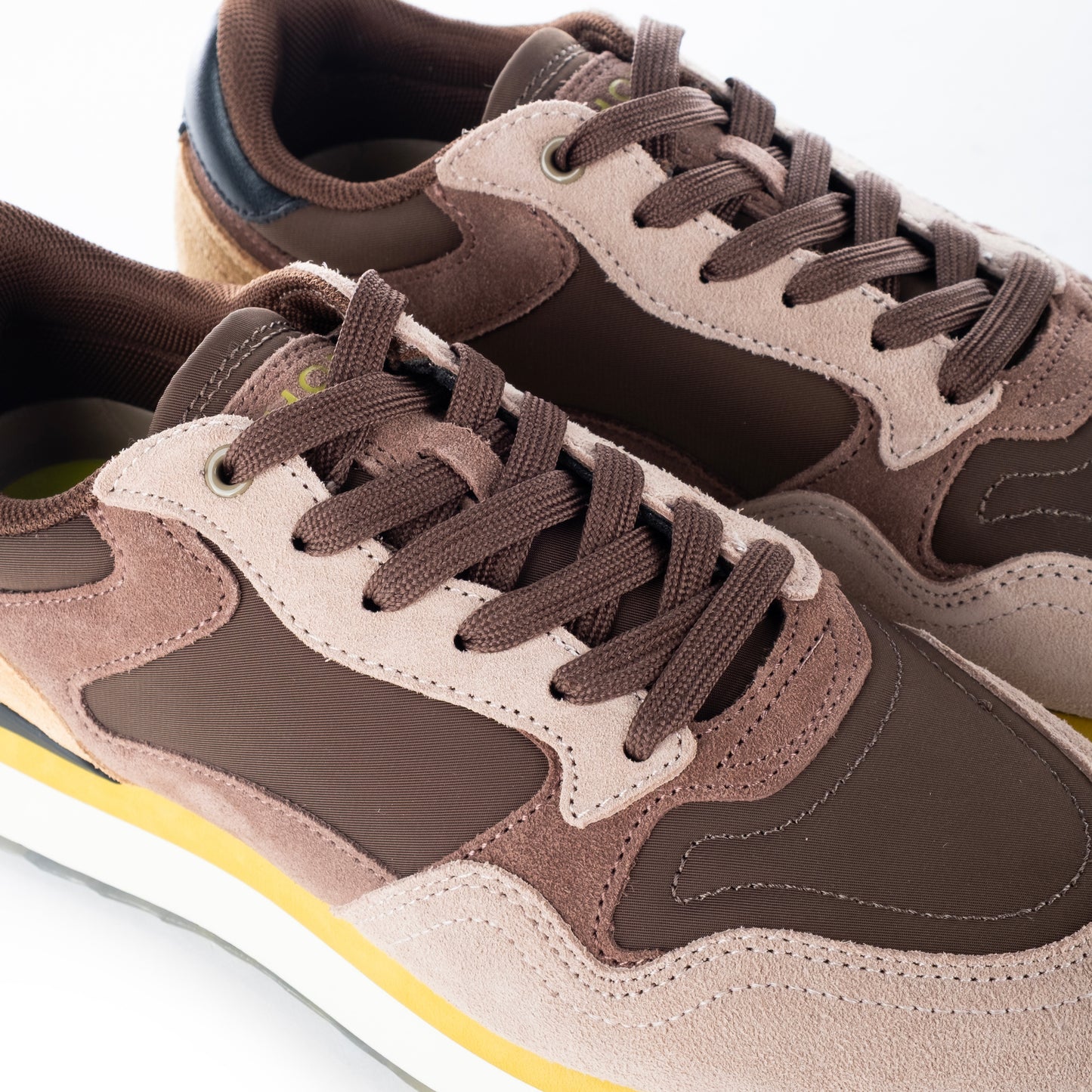 Ténis de Homem Hoff Marrom com Detalhes Coloridos