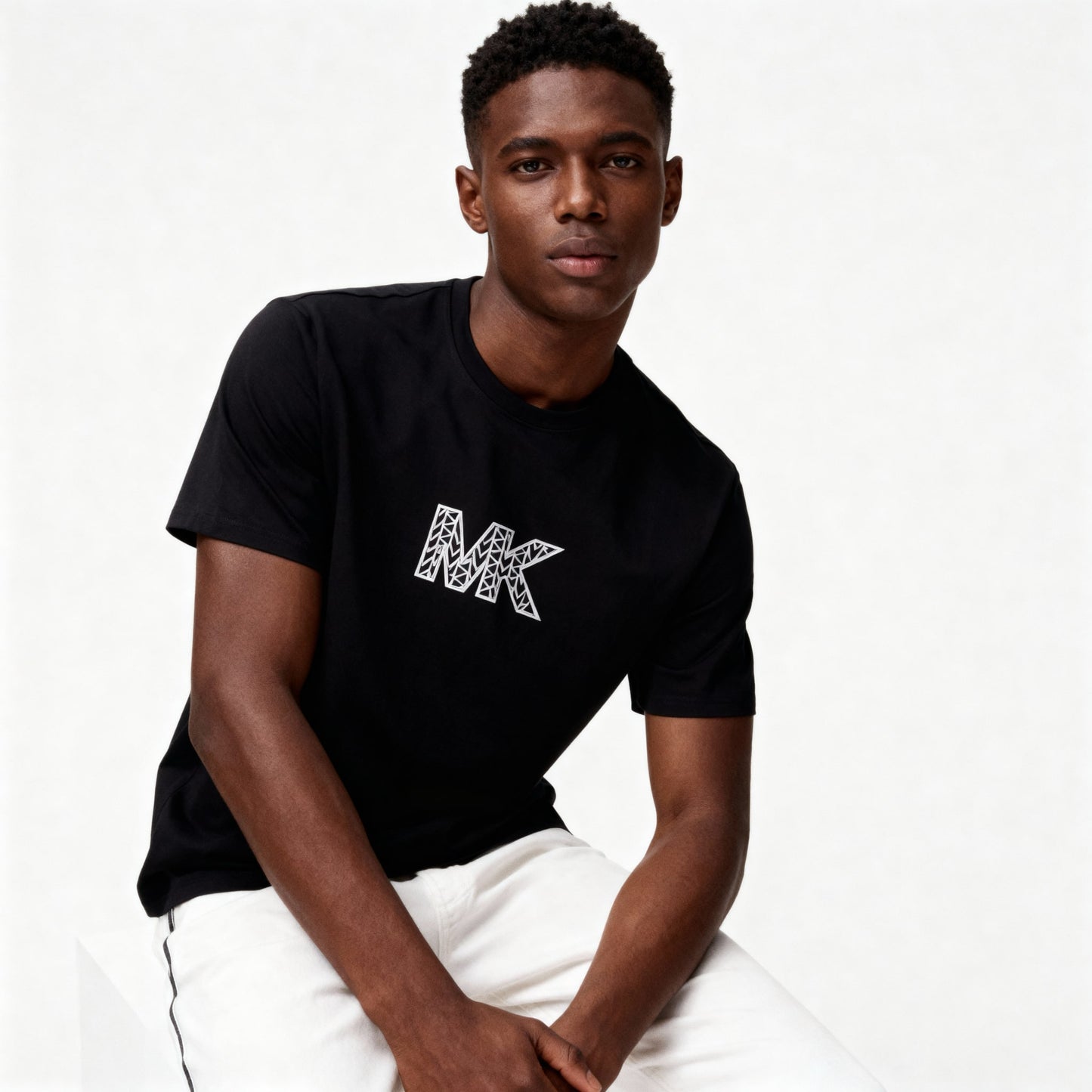 T-Shirt Homem Michael Kors Preta com Estampa Geométrica