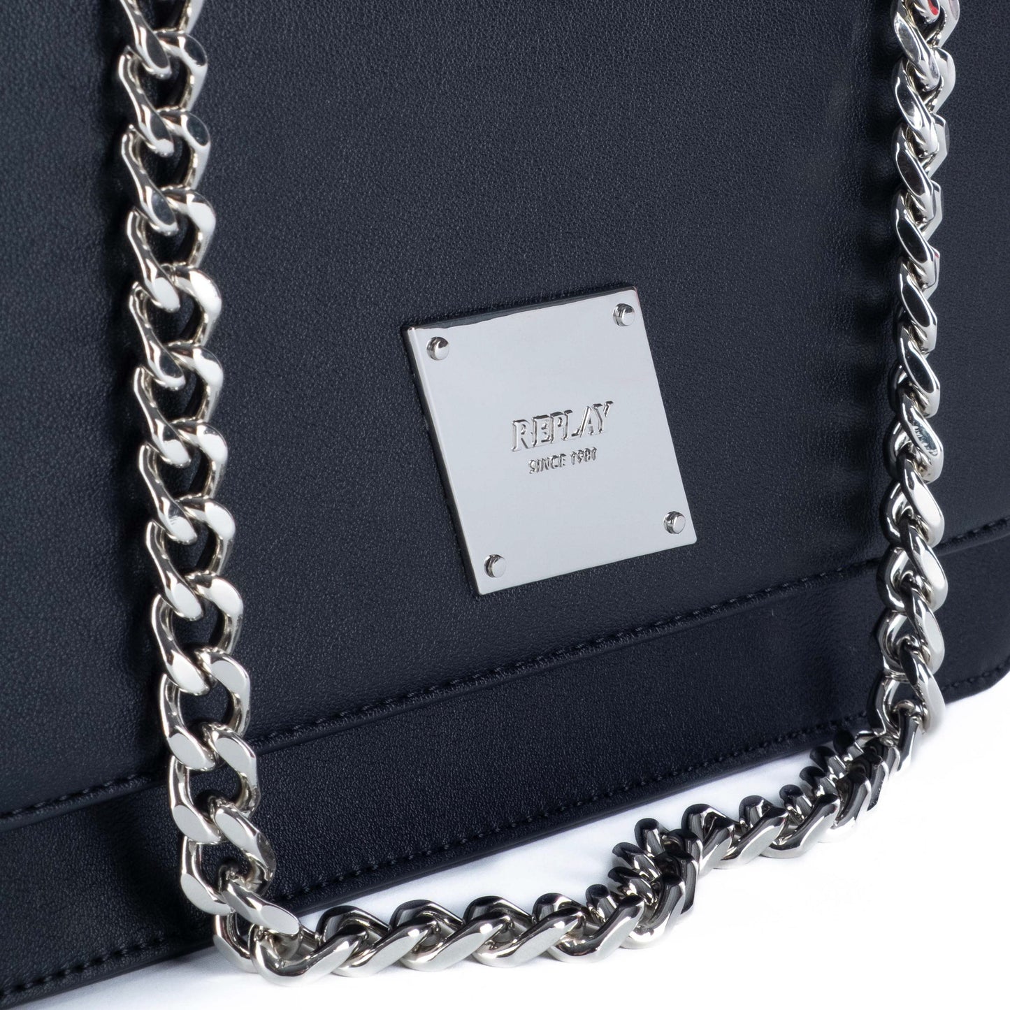 Bolsa Tiracolo Feminina Replay Preta com Detalhes Metálicos