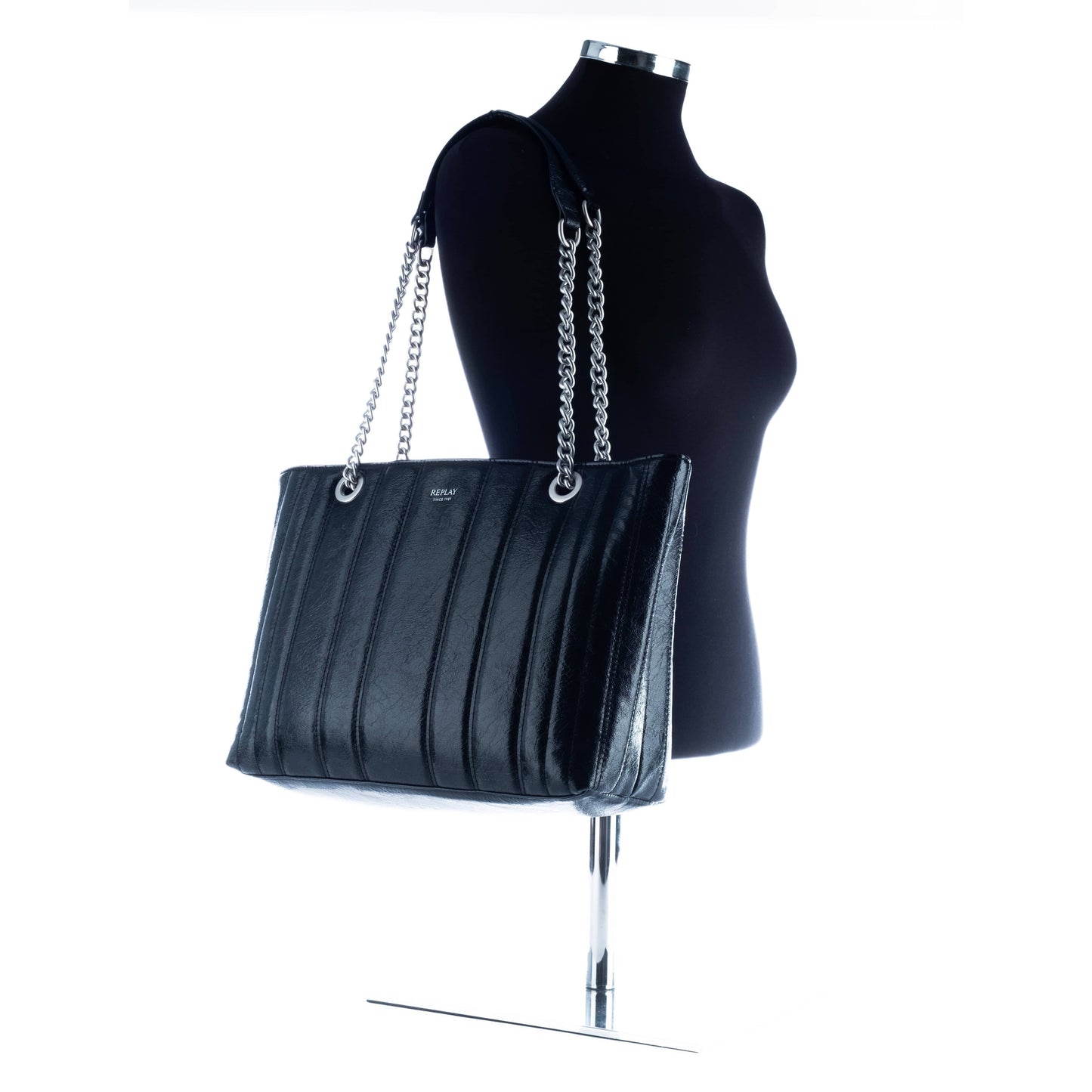 Bolsa Tote Feminina Replay Preta com Alça de Corrente